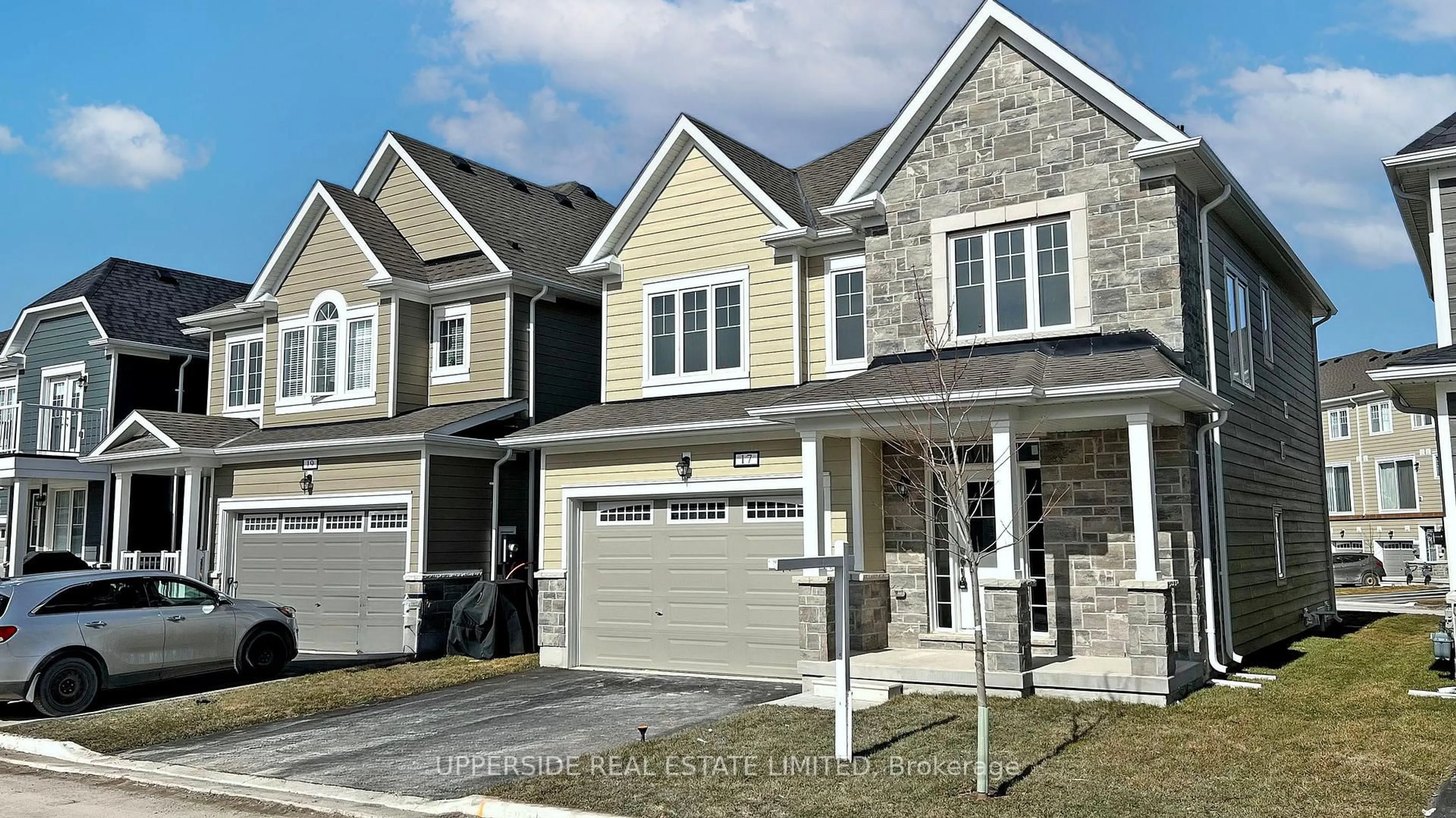 Home with vinyl exterior material, street for 17 Shapira Ave, Wasaga Beach Ontario L9Z 0K2