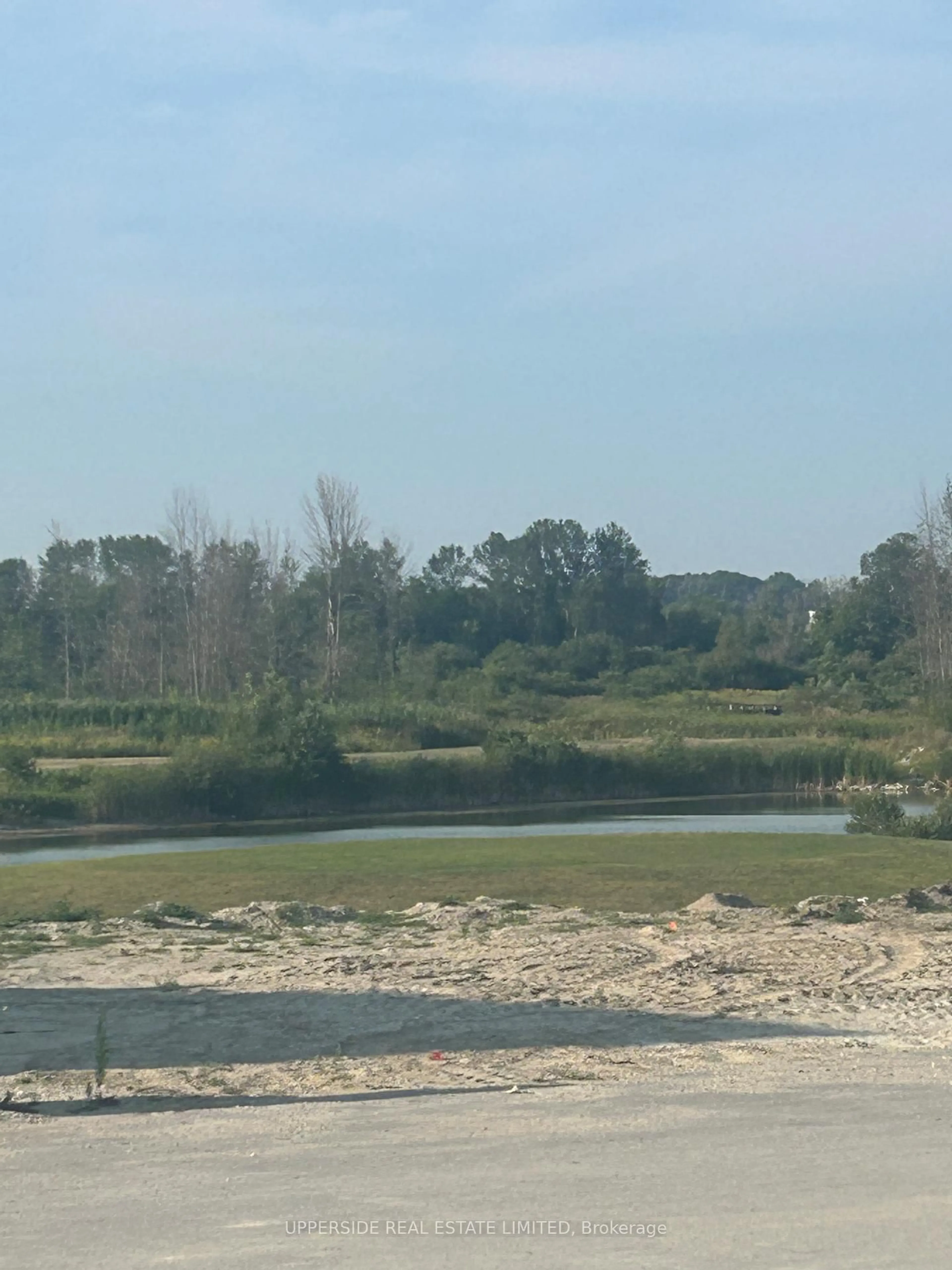Blurry image for 249 Village Gate Dr, Wasaga Beach Ontario L9Z 0J7