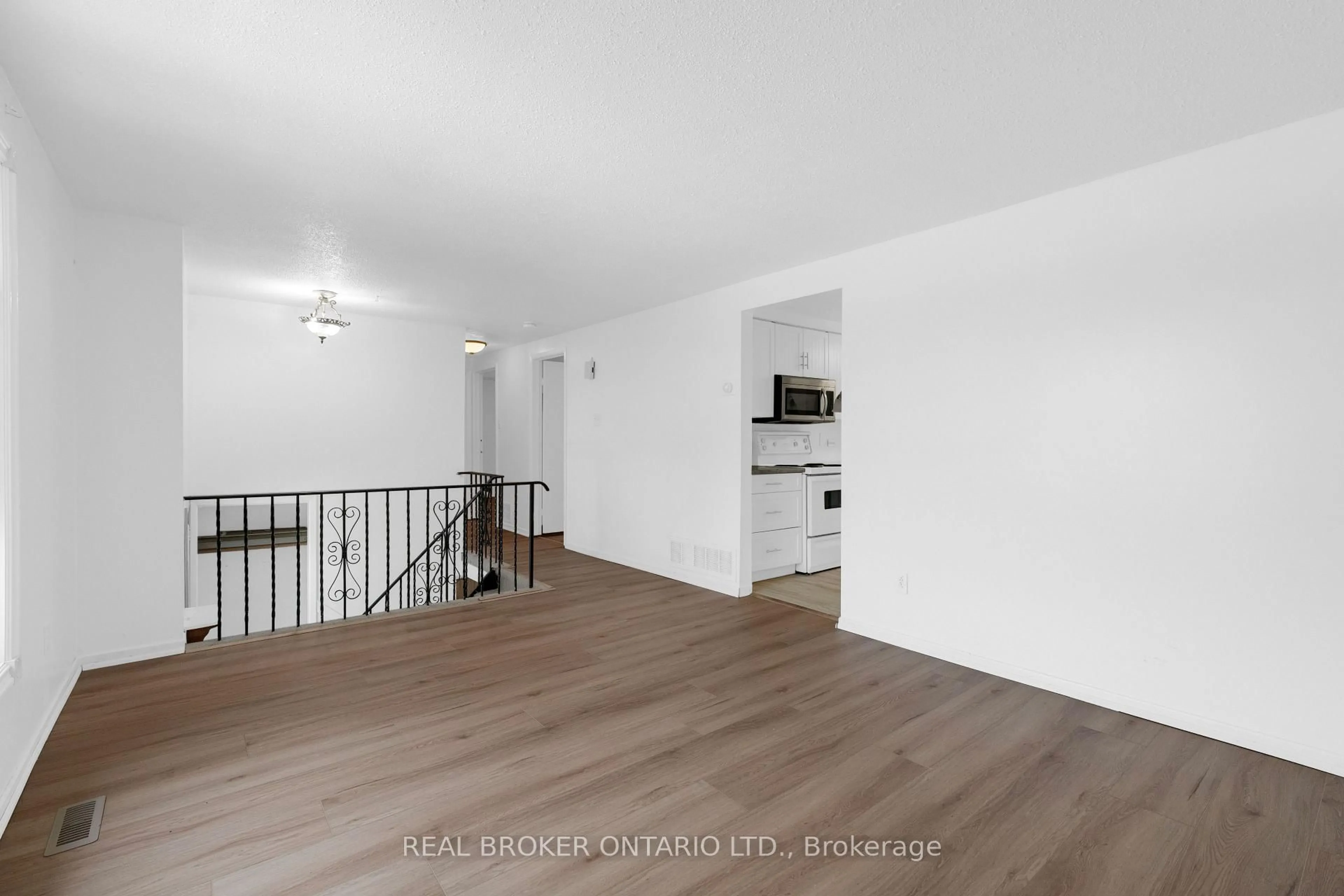 A pic of a room for 57 Bernick Dr, Barrie Ontario L4M 5C1
