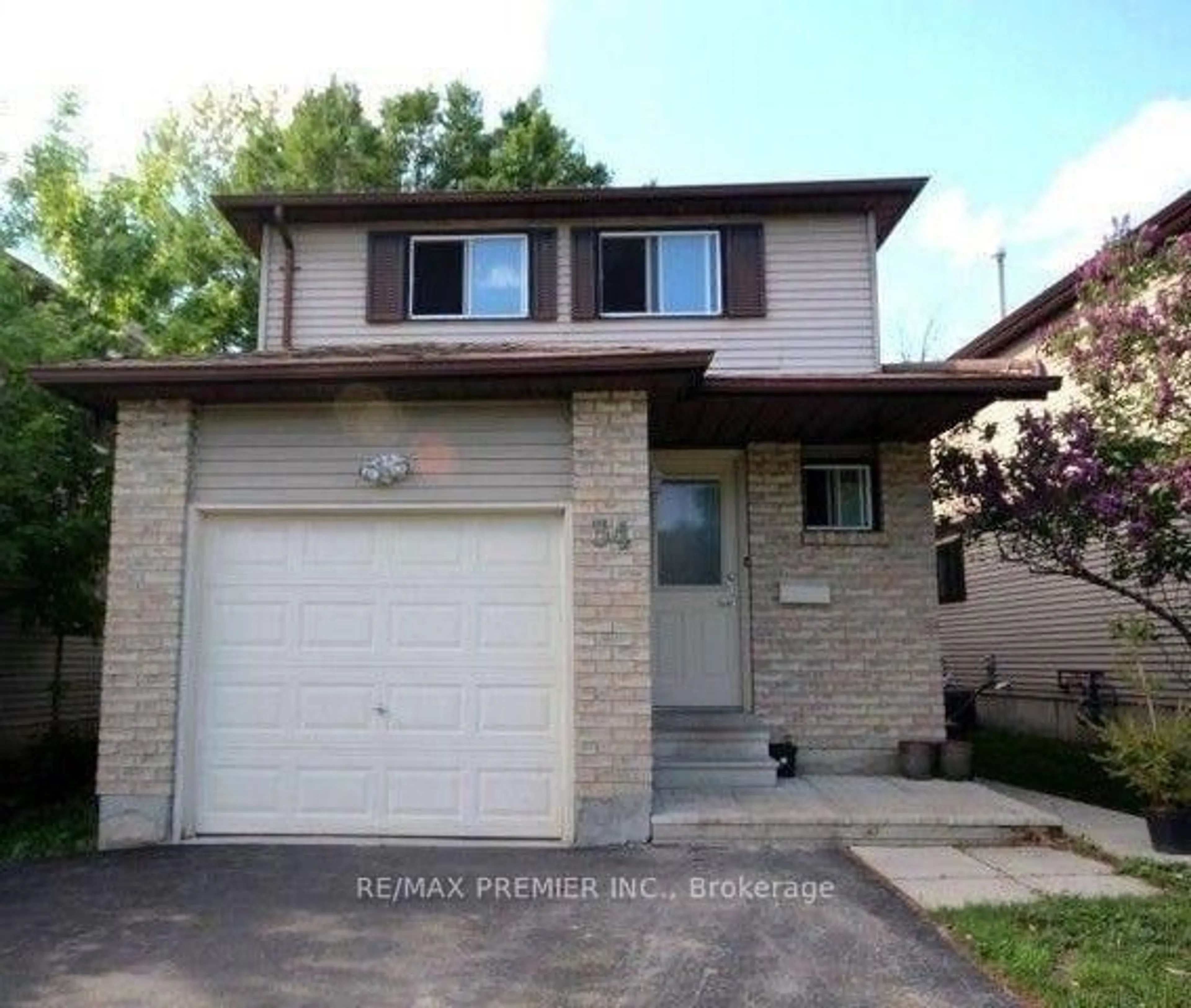 Home with brick exterior material, street for 34 Argyle Rd, Barrie Ontario L4N 6P7
