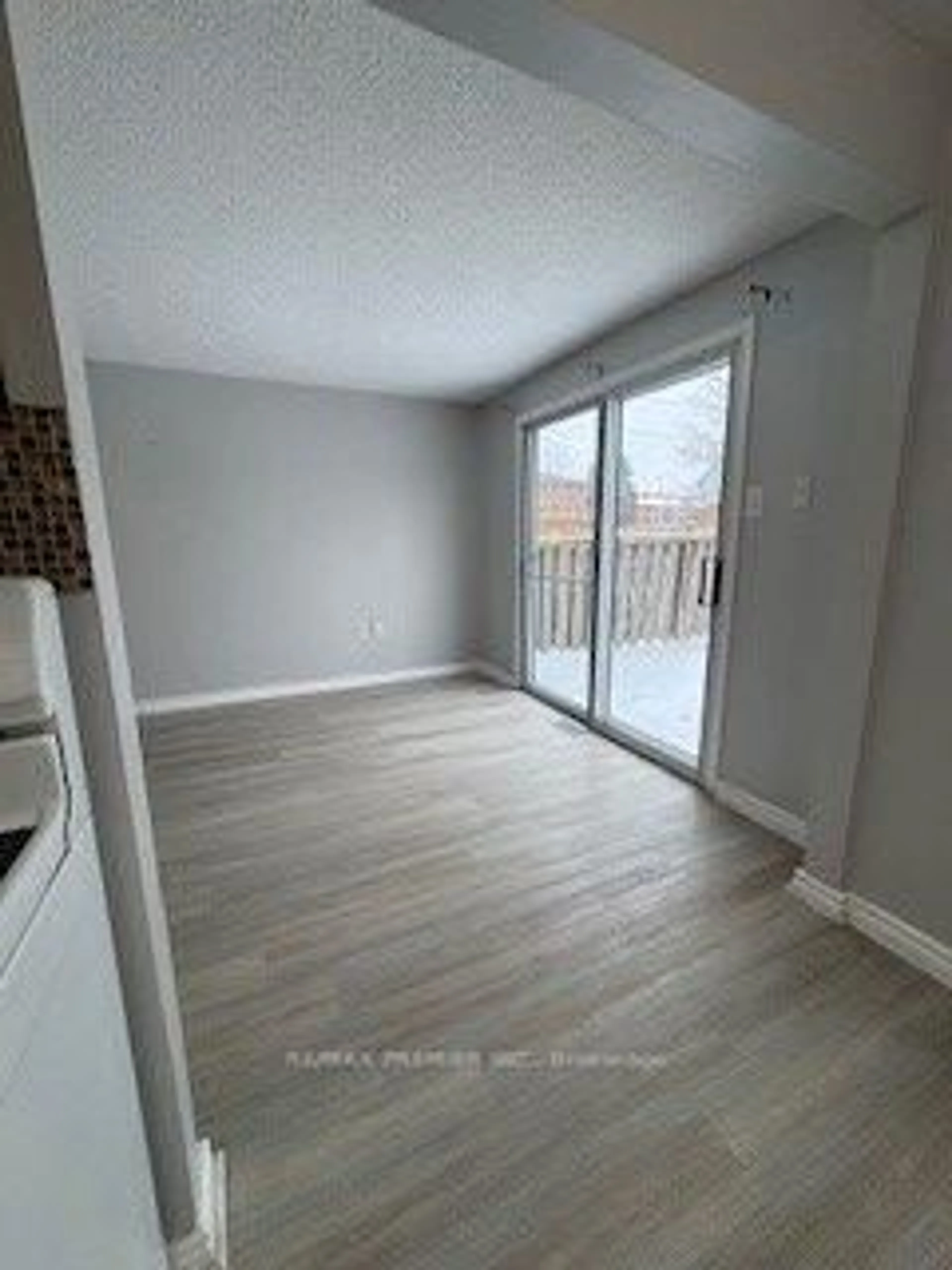 A pic of a room for 34 Argyle Rd, Barrie Ontario L4N 6P7