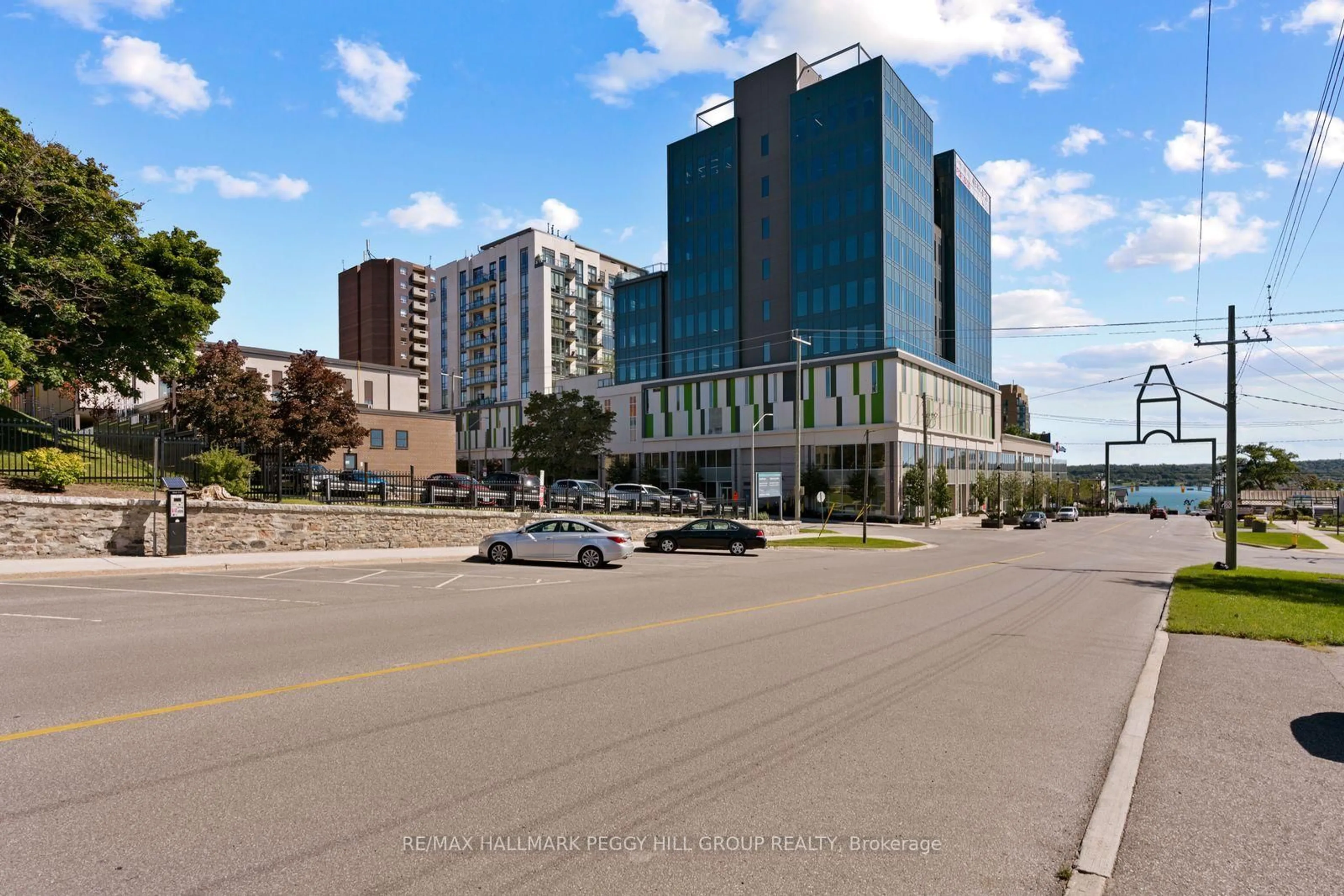 Unknown for 111 Worsley St #309, Barrie Ontario L4M 0J5