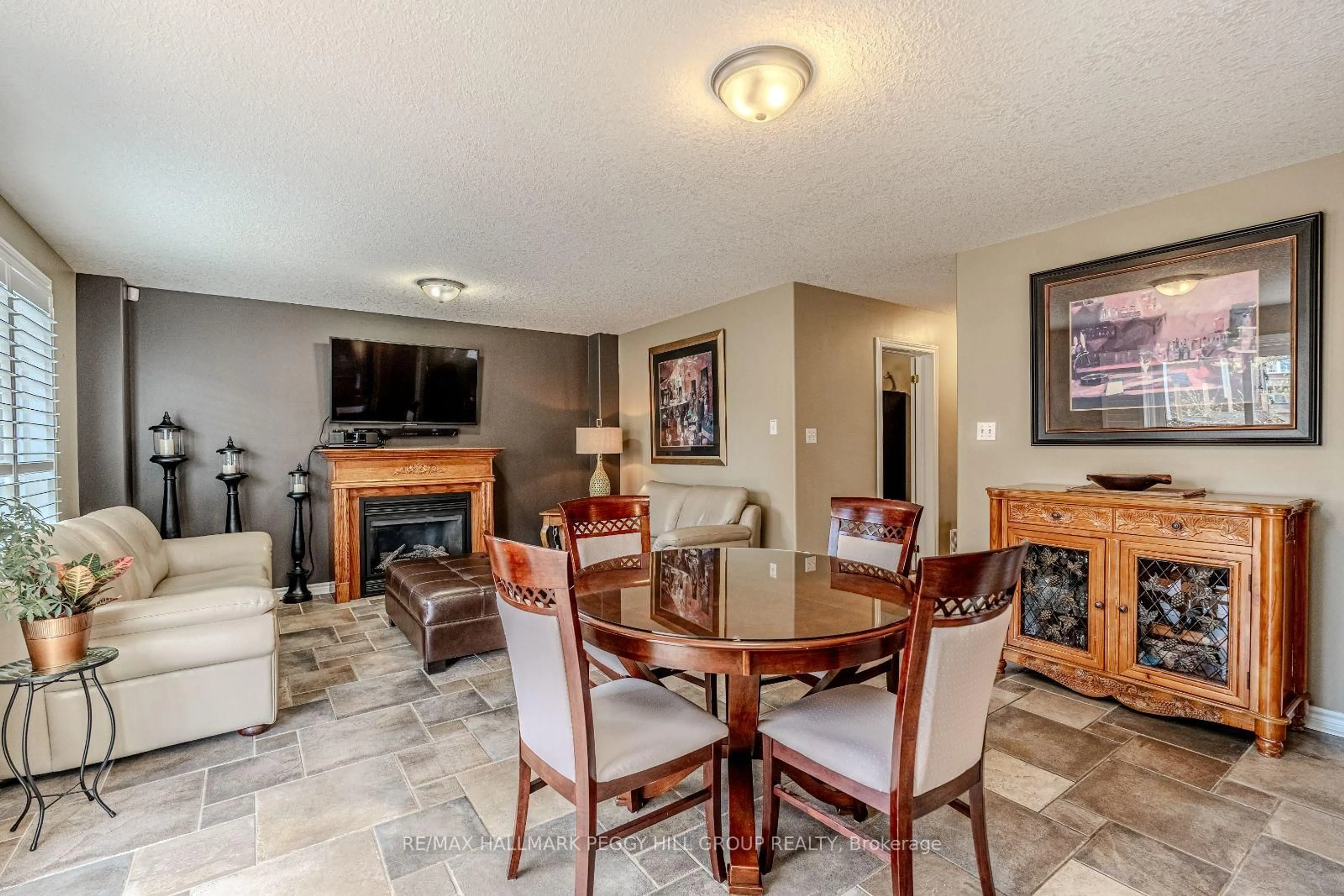 Dining room, ceramic/tile floor for 35 Benjamin Lane, Barrie Ontario L4N 0S2