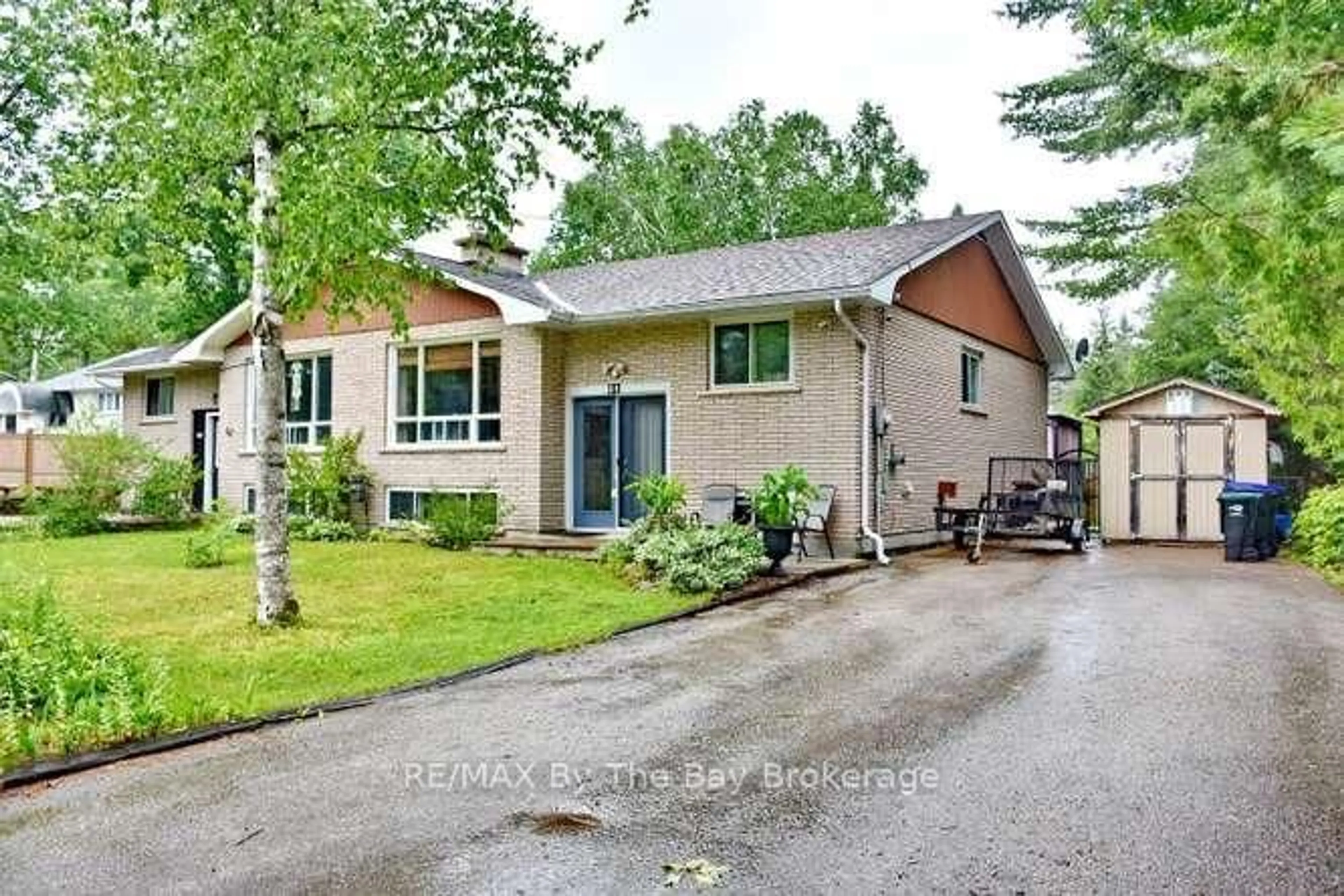 Unknown for 60 53rd St, Wasaga Beach Ontario L9Z 1W8