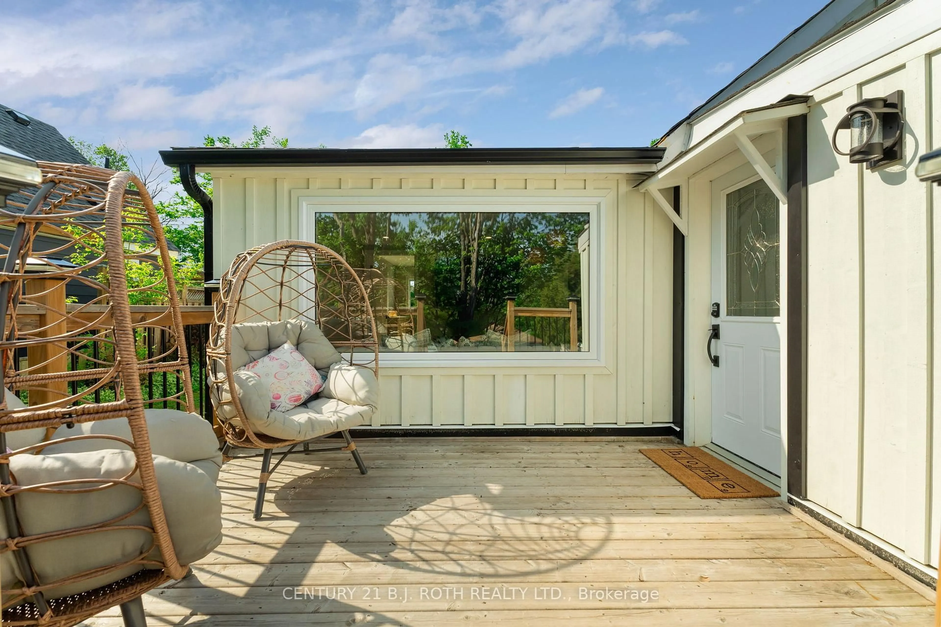 Patio, unknown for 390 Arthur St, Orillia Ontario L3V 3M8
