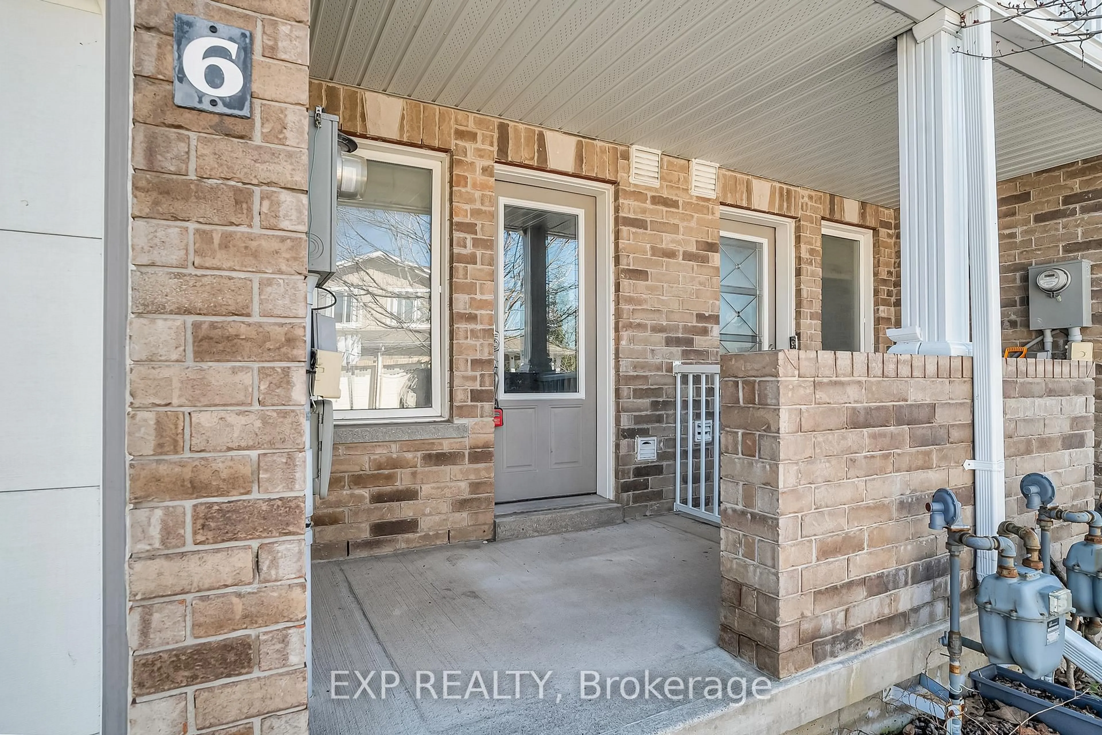 Indoor entryway for 75 Prince William Way #6, Barrie Ontario L4M 0A1