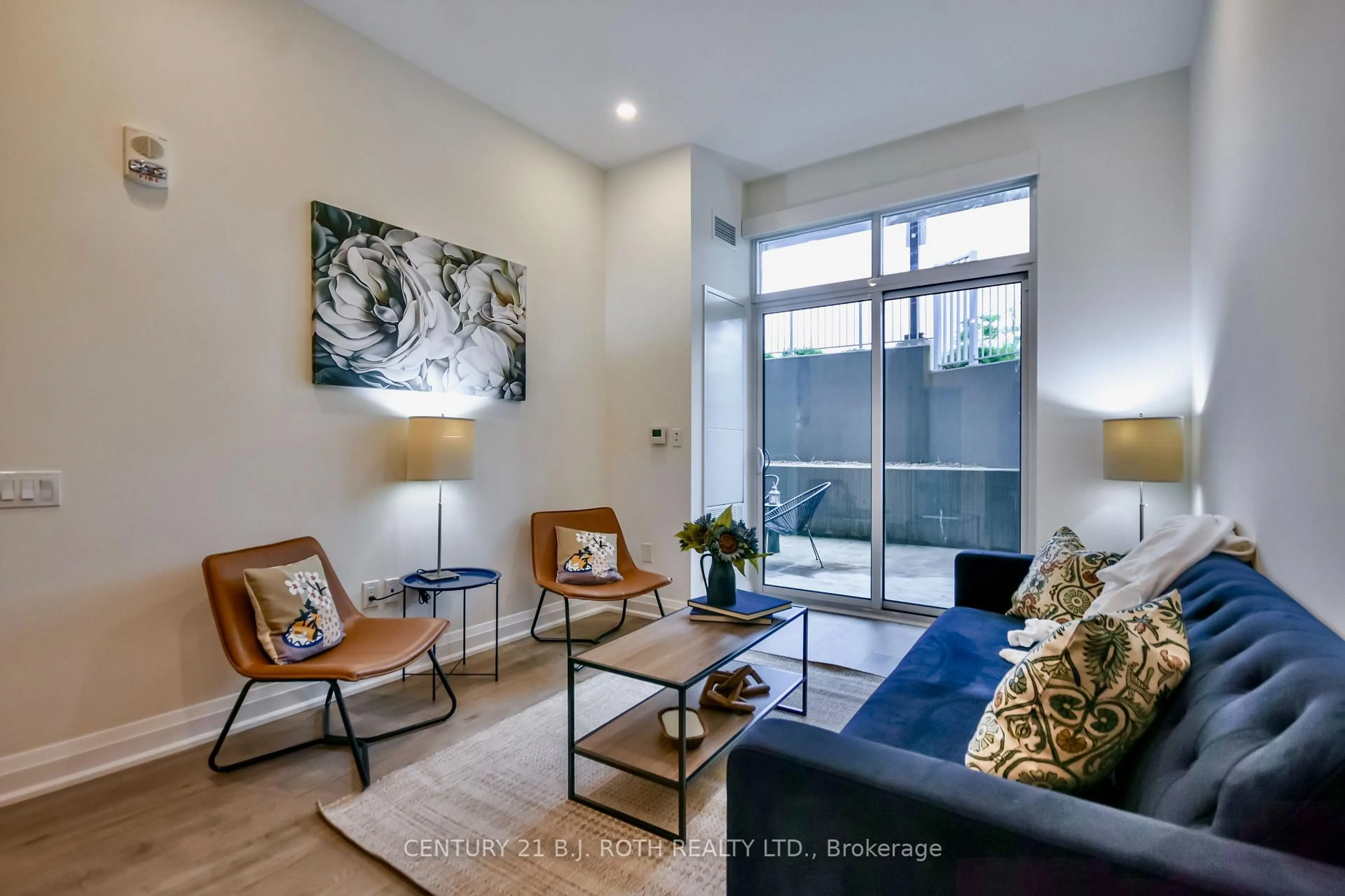 Living room with furniture, unknown for 58 Lakeside Terr #112, Barrie Ontario L4M 0L5