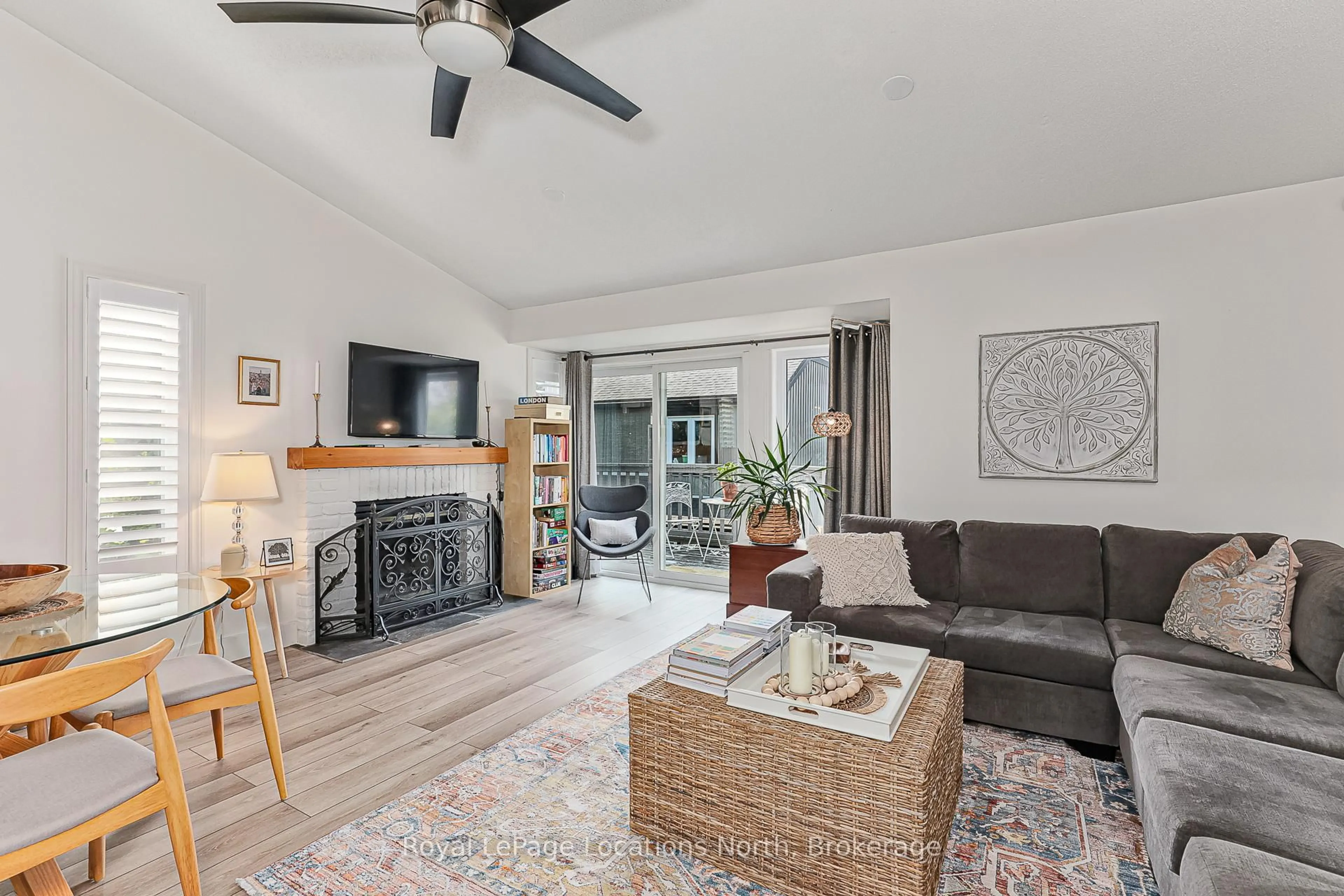 Living room with furniture, unknown for 5 Harbour St #13, Collingwood Ontario L9Y 5C5