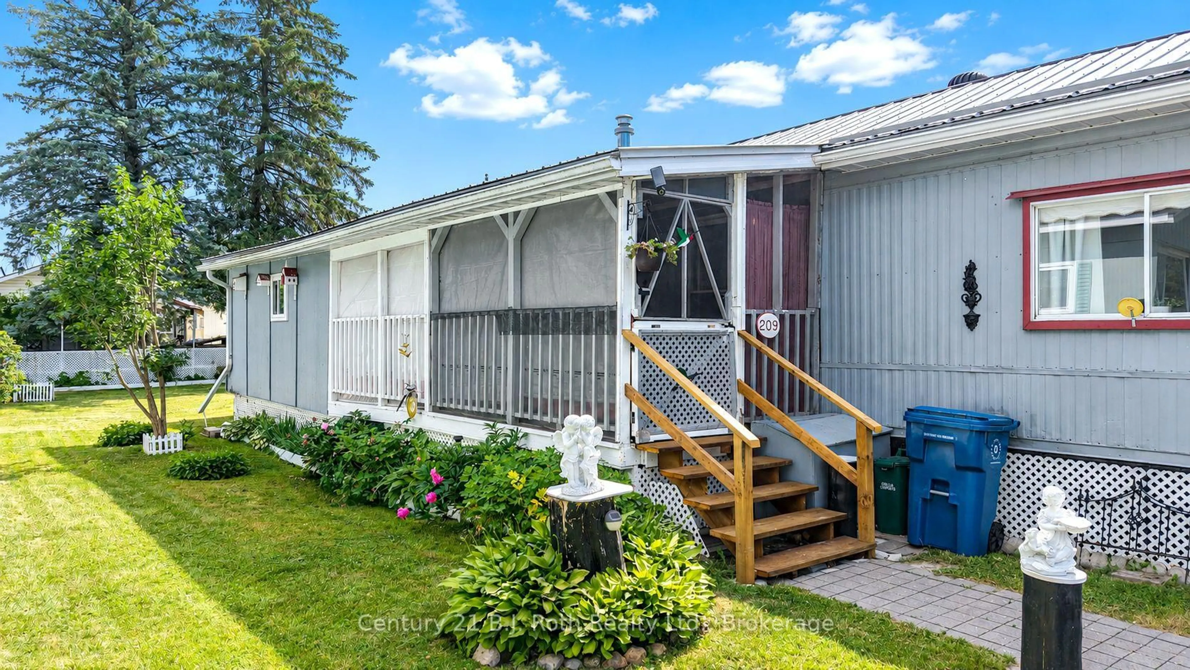 Home with vinyl exterior material, unknown for 580 West St #Lot 209, Orillia Ontario L3V 6L8