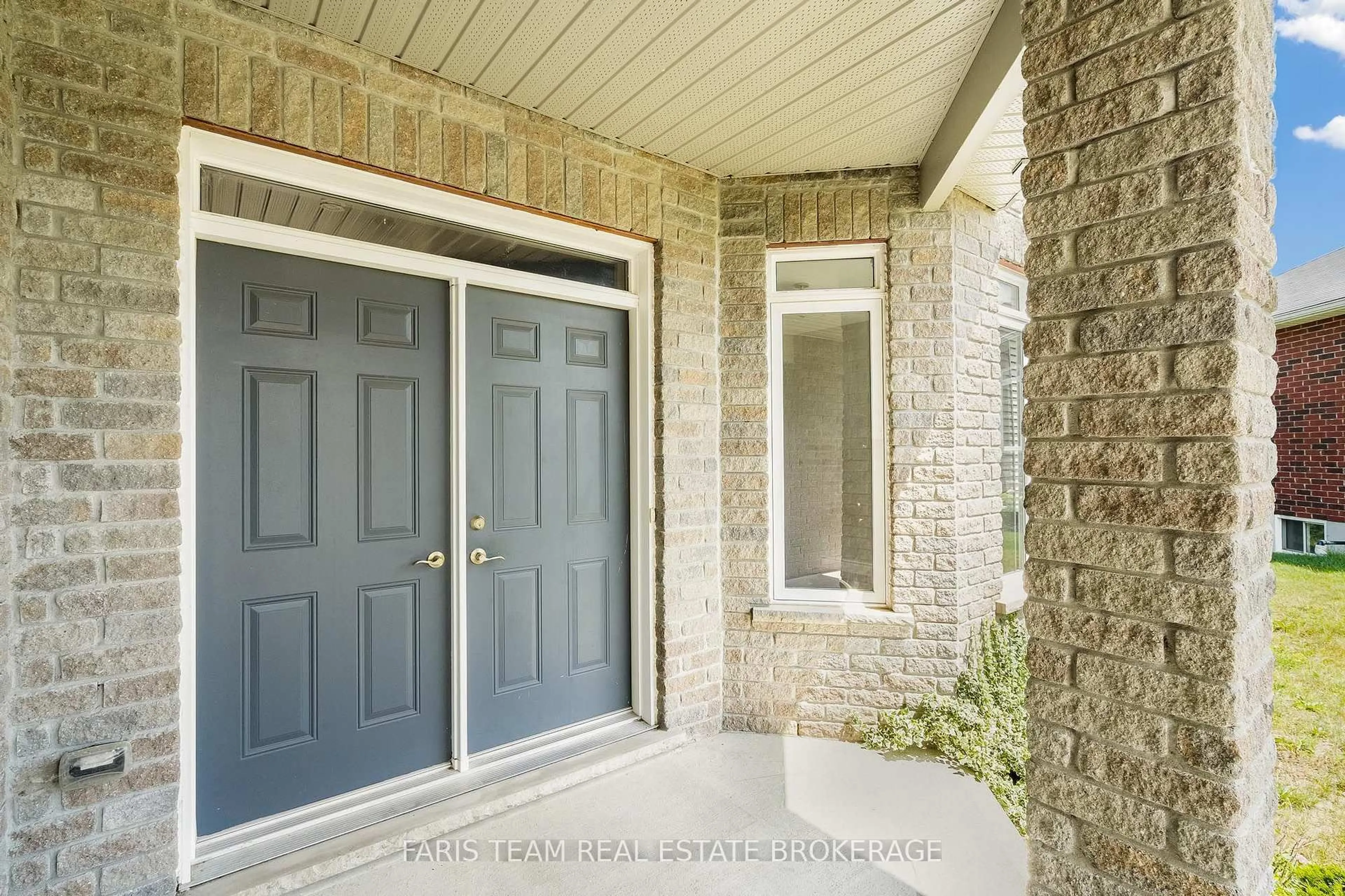 Unknown for 33 Sheppard Dr, Tay Ontario L0K 2A0