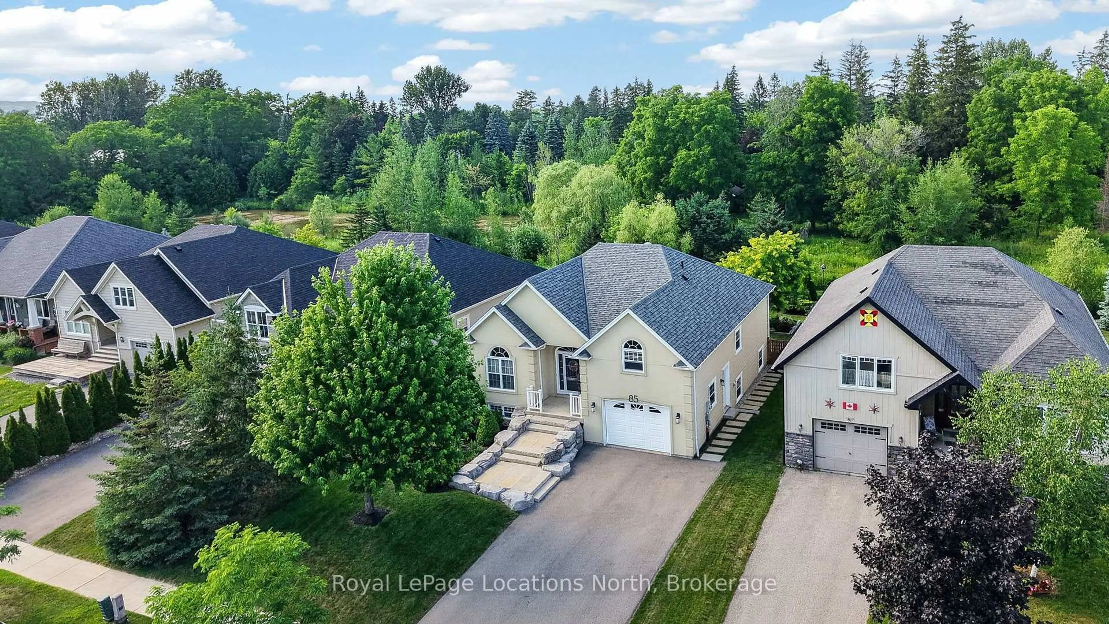A pic from outside/outdoor area/front of a property/back of a property/a pic from drone, street for 85 Findlay Dr, Collingwood Ontario L9Y 0G2