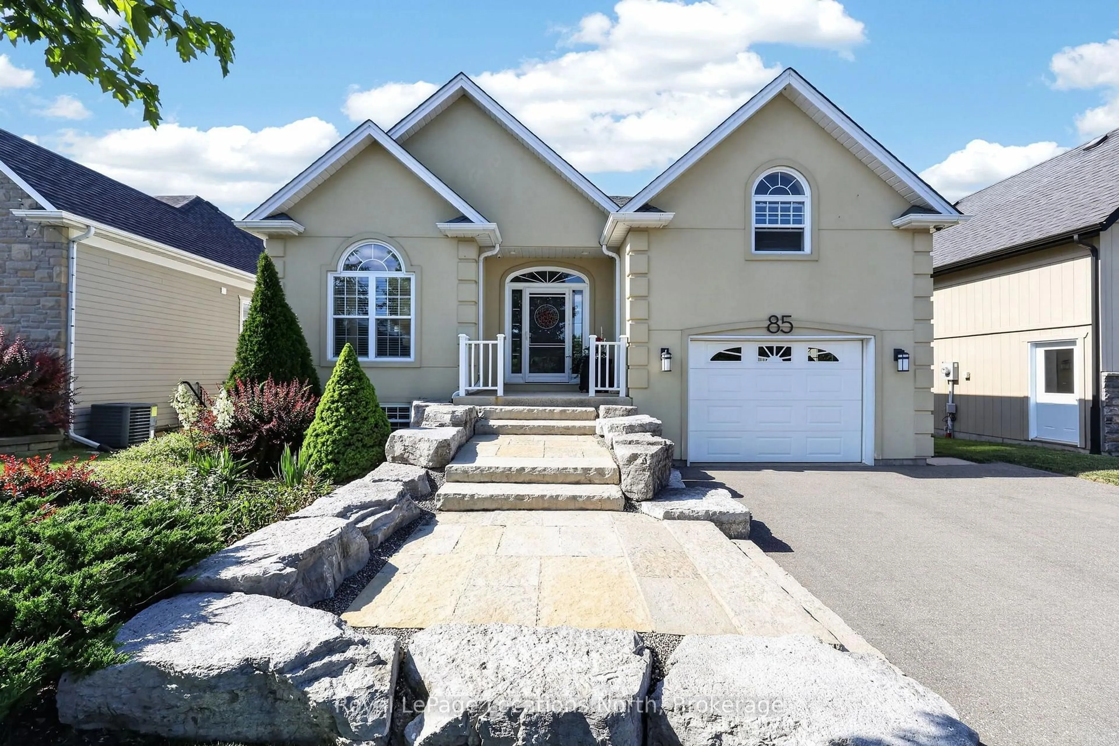 Home with vinyl exterior material, street for 85 Findlay Dr, Collingwood Ontario L9Y 0G2