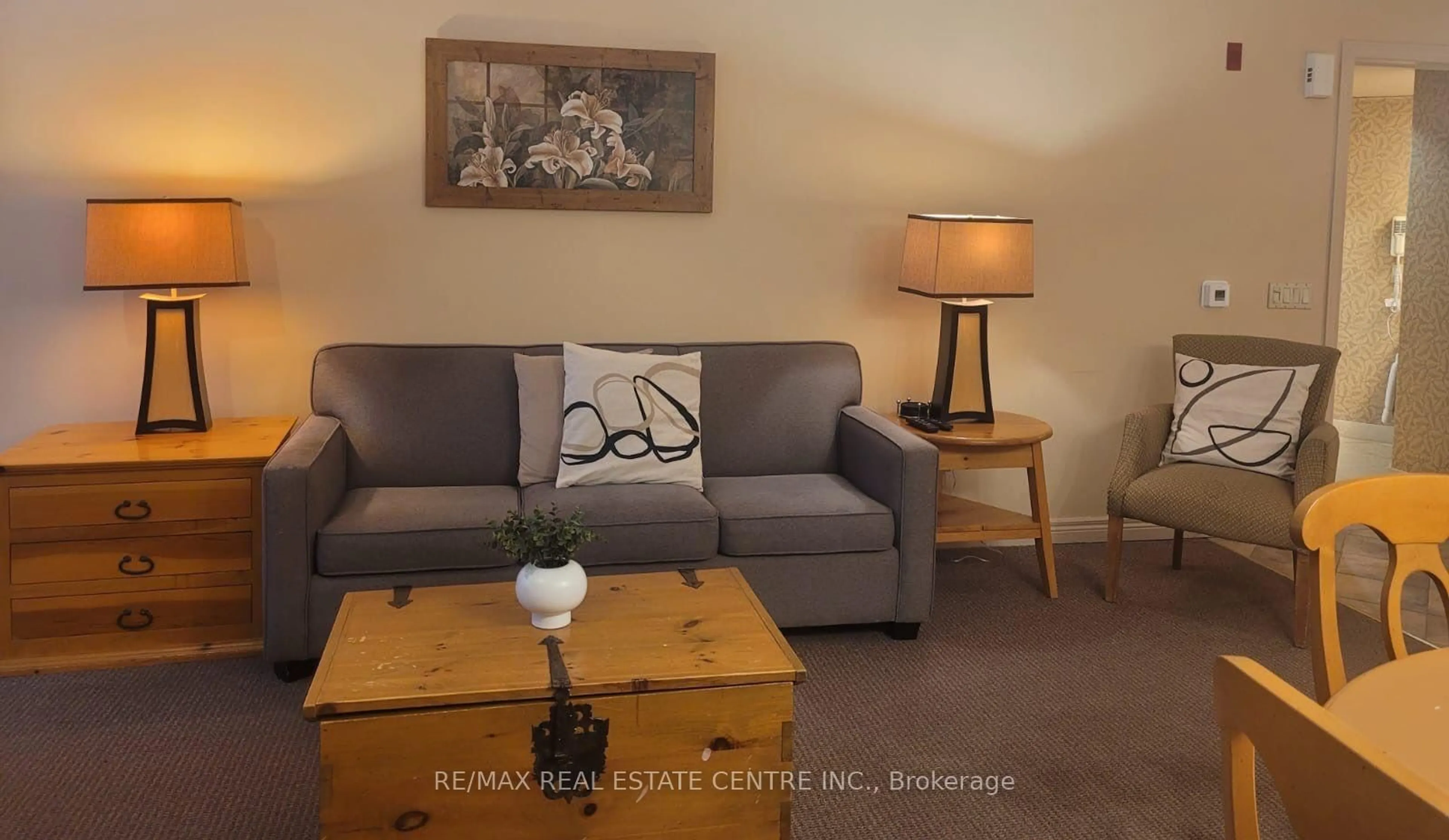 Living room with furniture, unknown for 90 Highland Dr #2120, Oro-Medonte Ontario L0L 2L0
