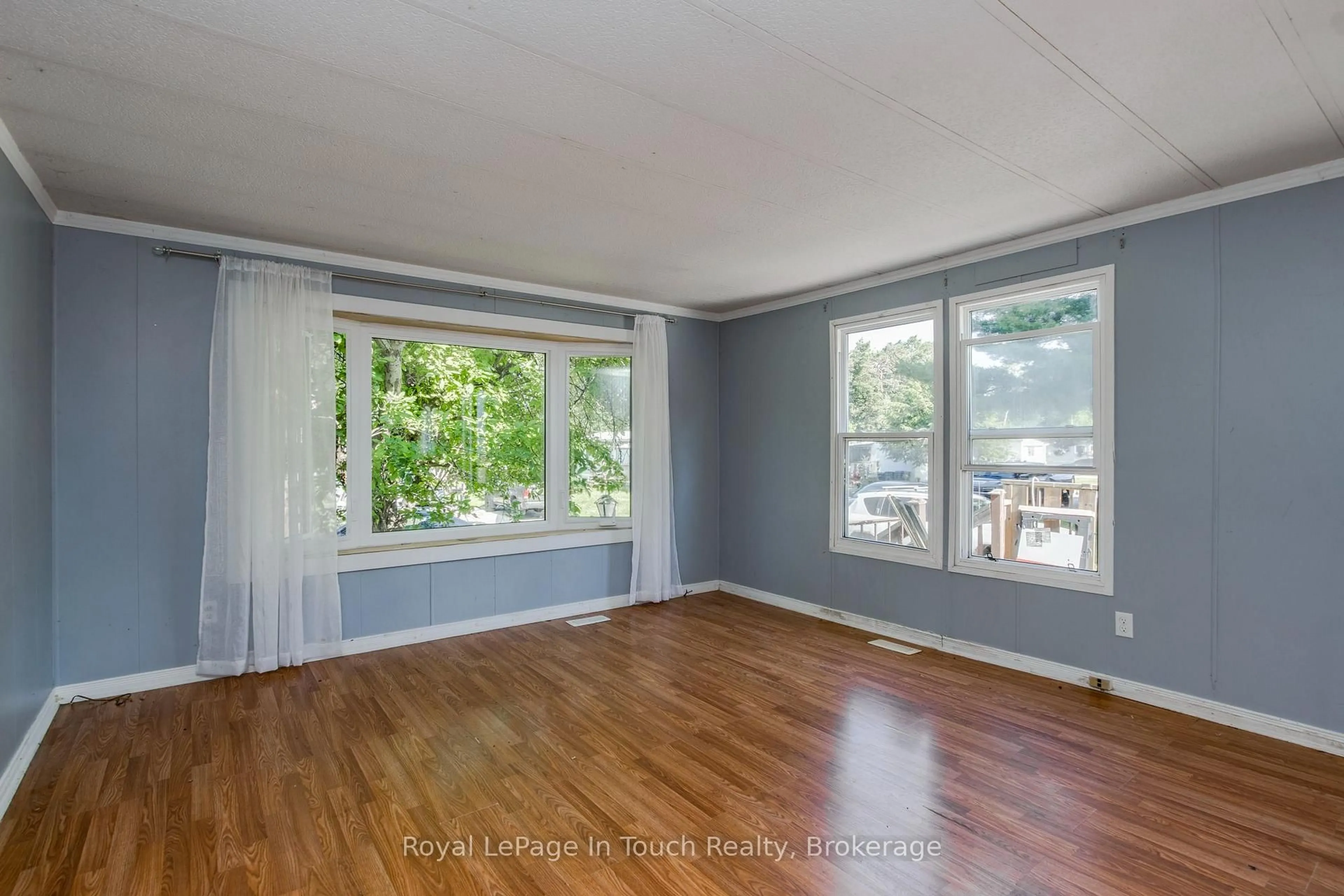 A pic of a room for 21 Vics Rd, Midland Ontario L4R 4K3