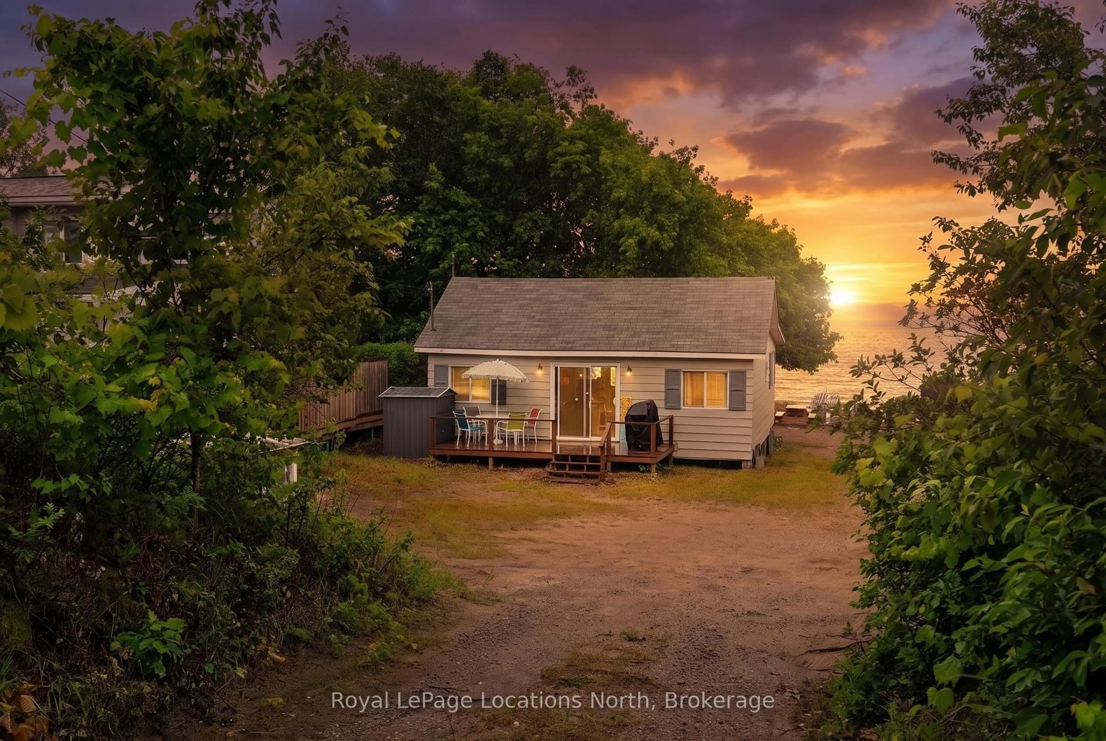 A pic from outside/outdoor area/front of a property/back of a property/a pic from drone, unknown for 2134 Tiny Beaches Rd, Tiny Ontario L0L 1P1