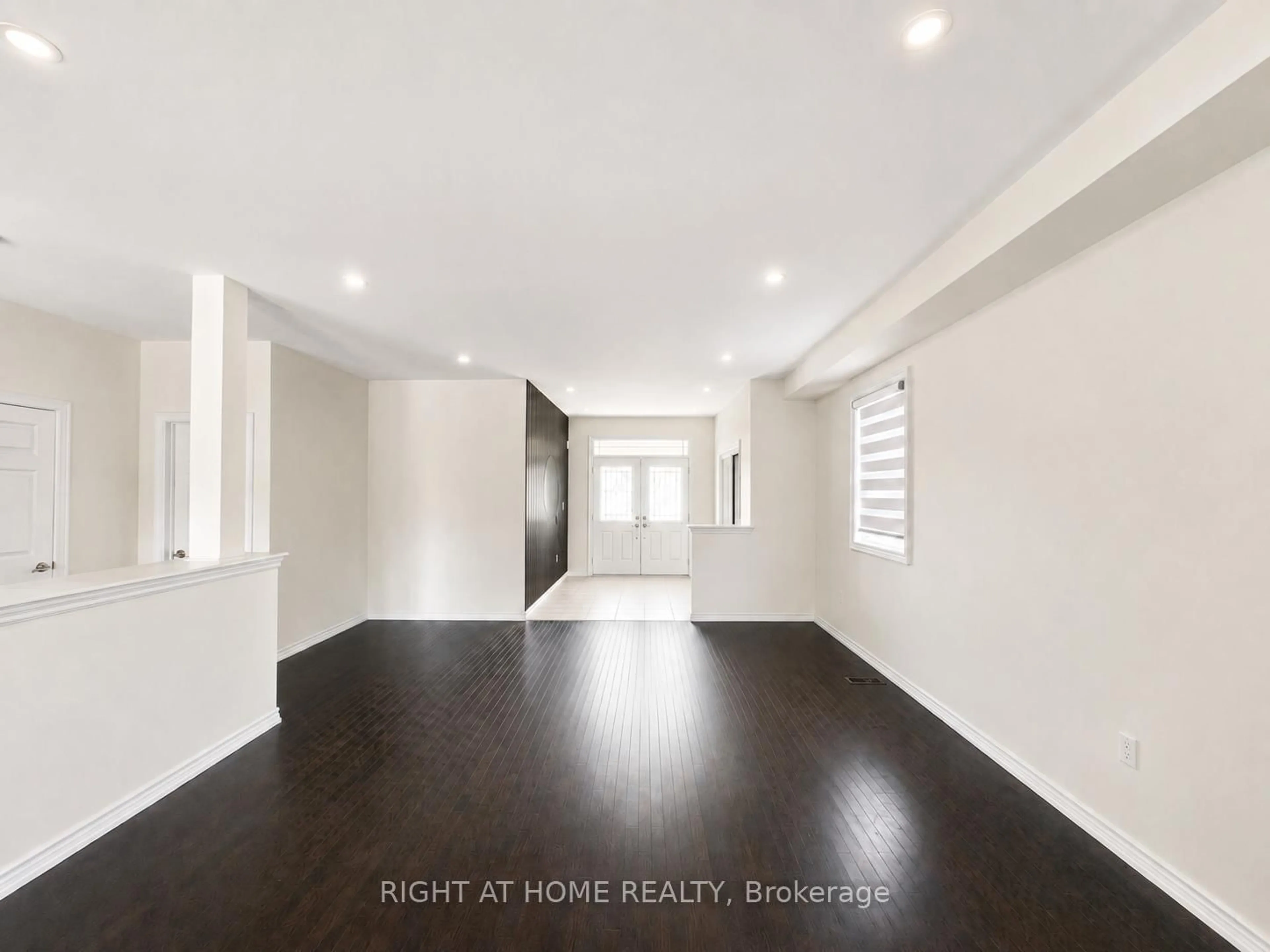 A pic of a room for 8 Pearl St, Wasaga Beach Ontario L9Z 0G9