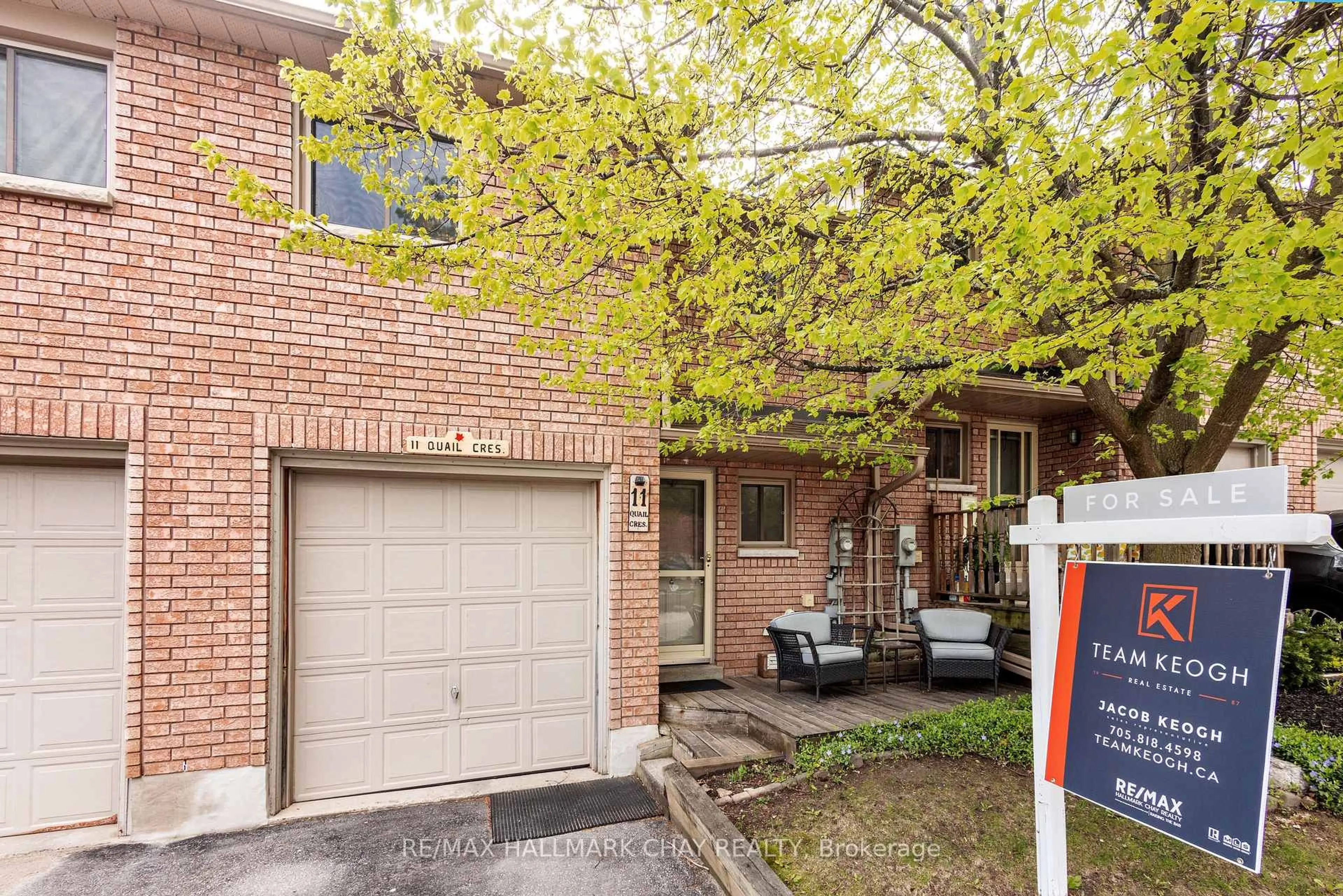 Home with brick exterior material, street for 11 Quail Cres, Barrie Ontario L4N 6X1