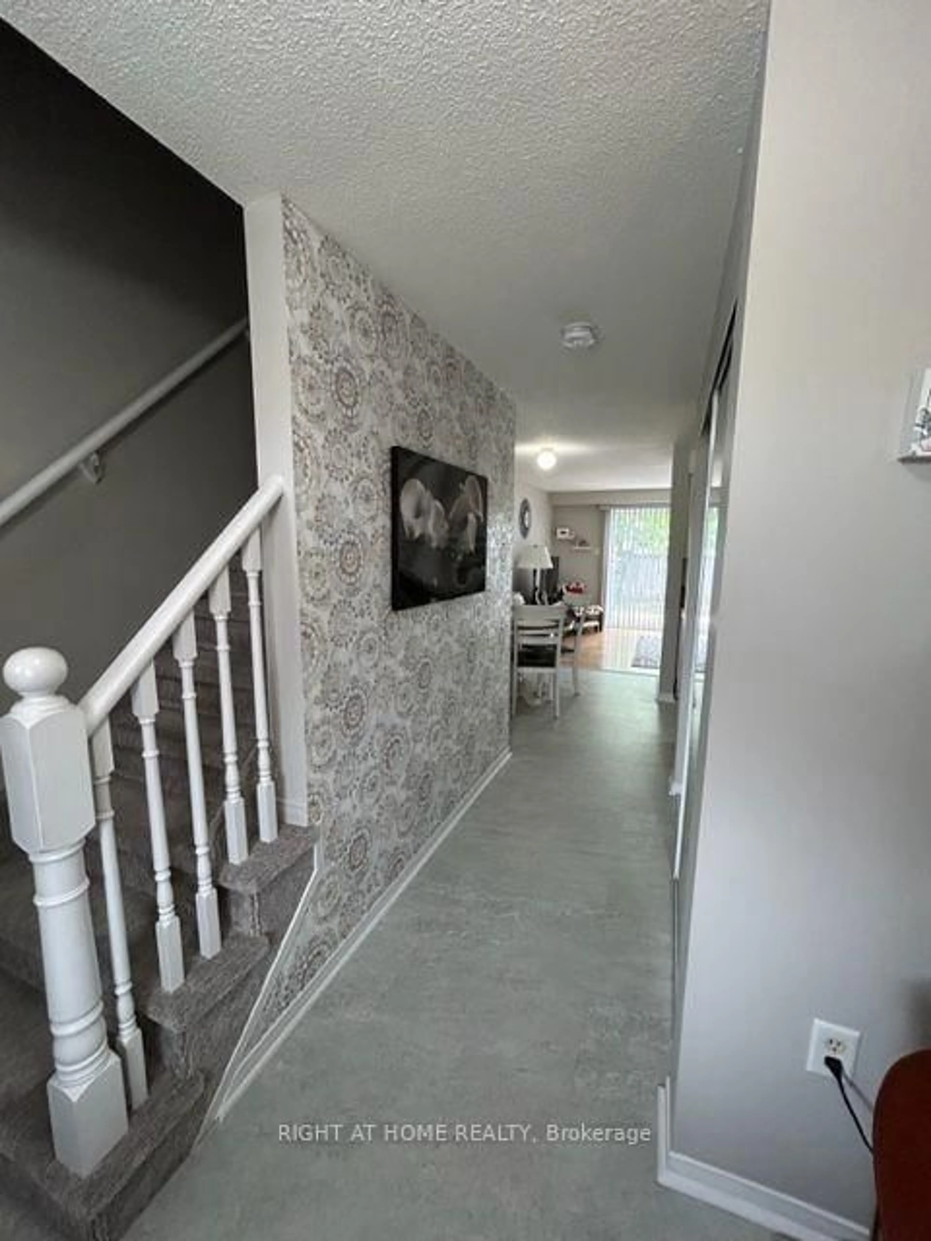 Unknown for 22 Lion's Gate Blvd, Barrie Ontario L4M 7E3
