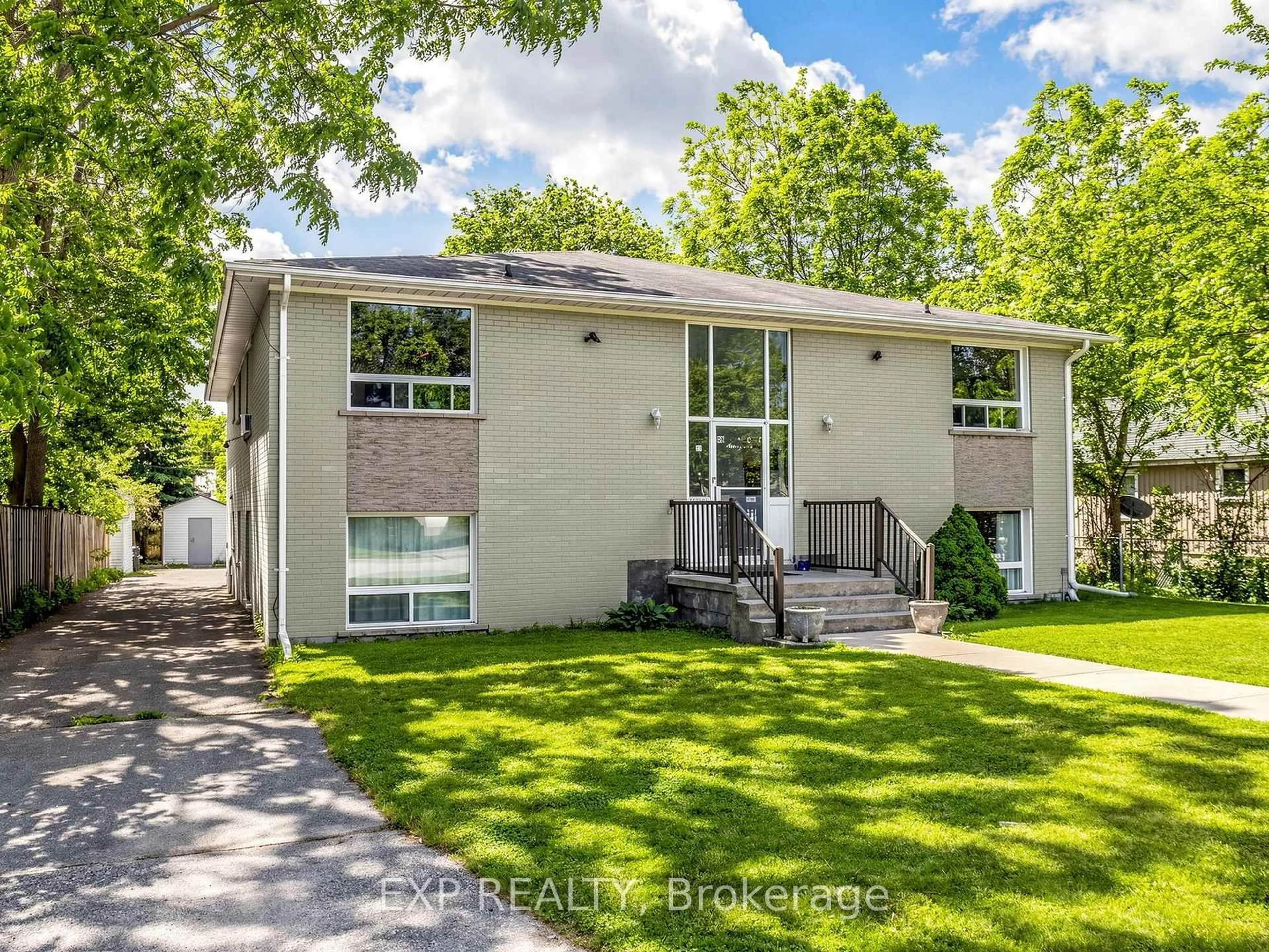 Home with vinyl exterior material, street for 89 Donald St, Barrie Ontario L4N 1E6