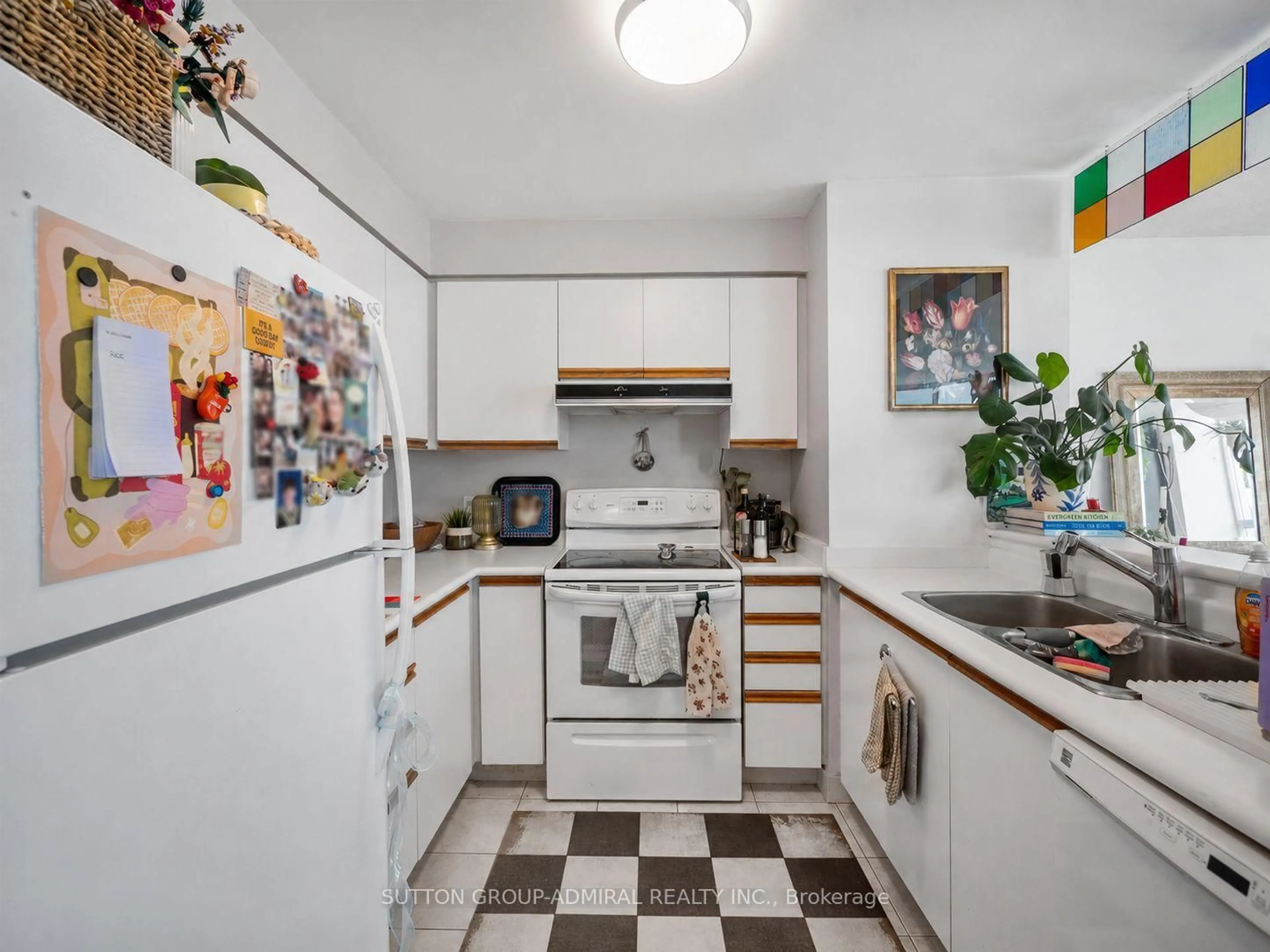 Standard kitchen, unknown for 150 Dunlop St #902, Barrie Ontario L4M 6H1