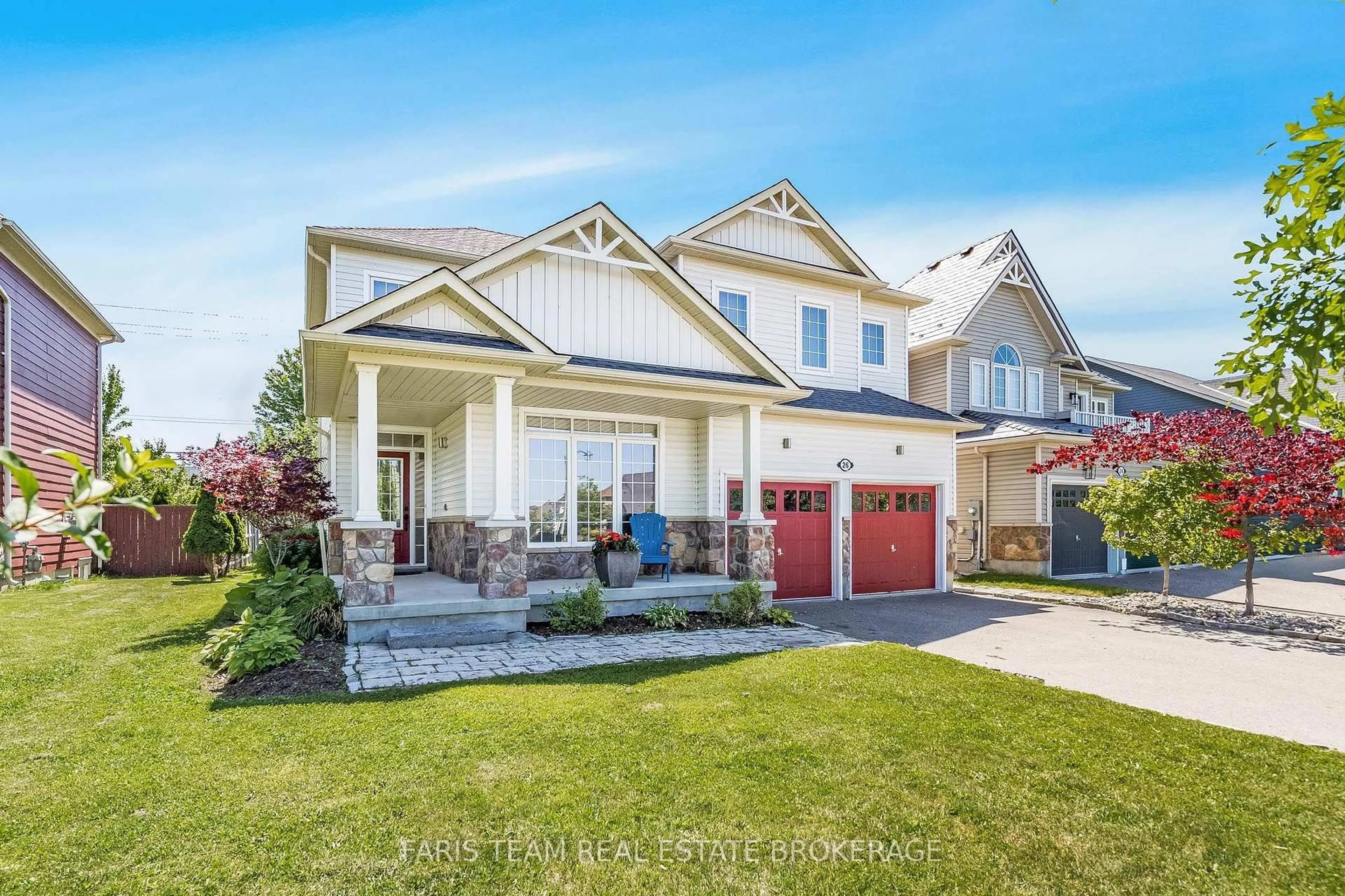 Home with vinyl exterior material, street for 26 Barrington Tr, Collingwood Ontario L9Y 0G1