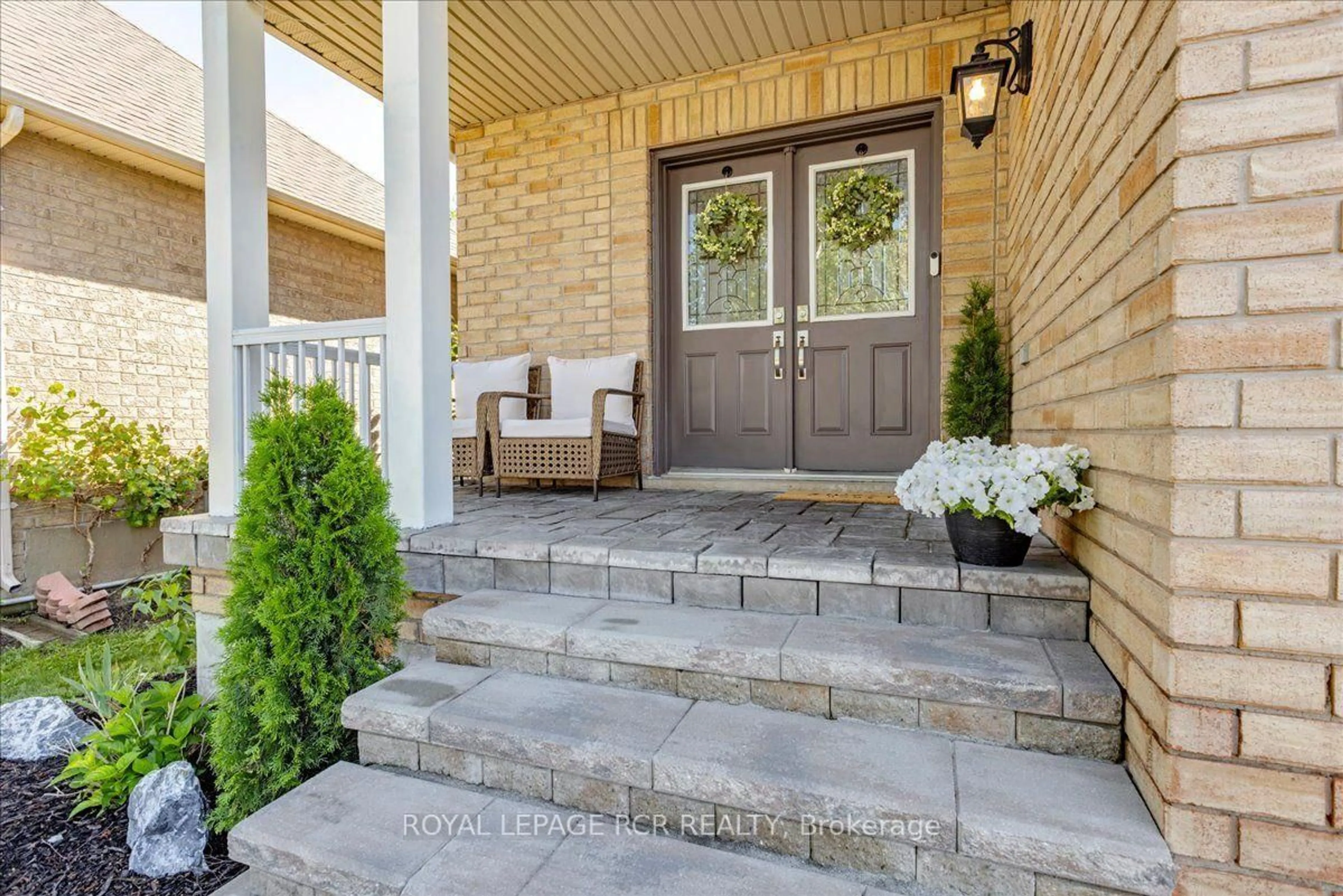 Indoor entryway for 80 Versailles Cres, Barrie Ontario L4M 0B7