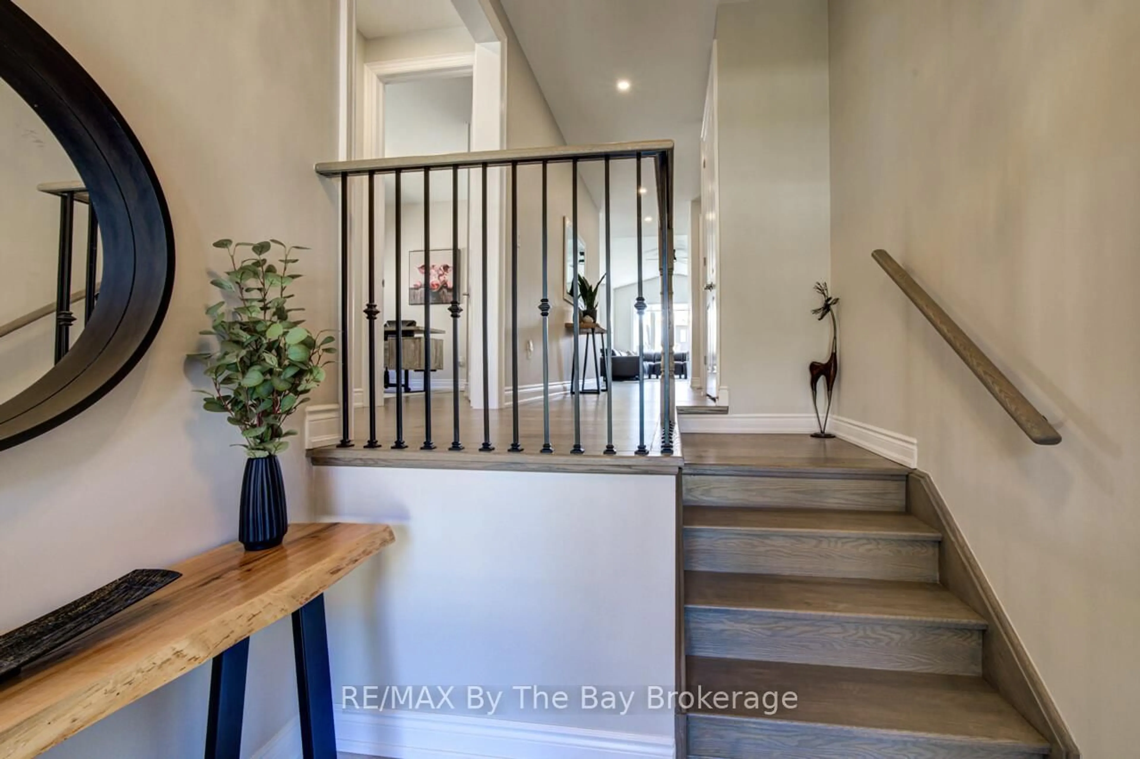 Indoor entryway for 194 Mapleside Dr, Wasaga Beach Ontario L9Z 0L4