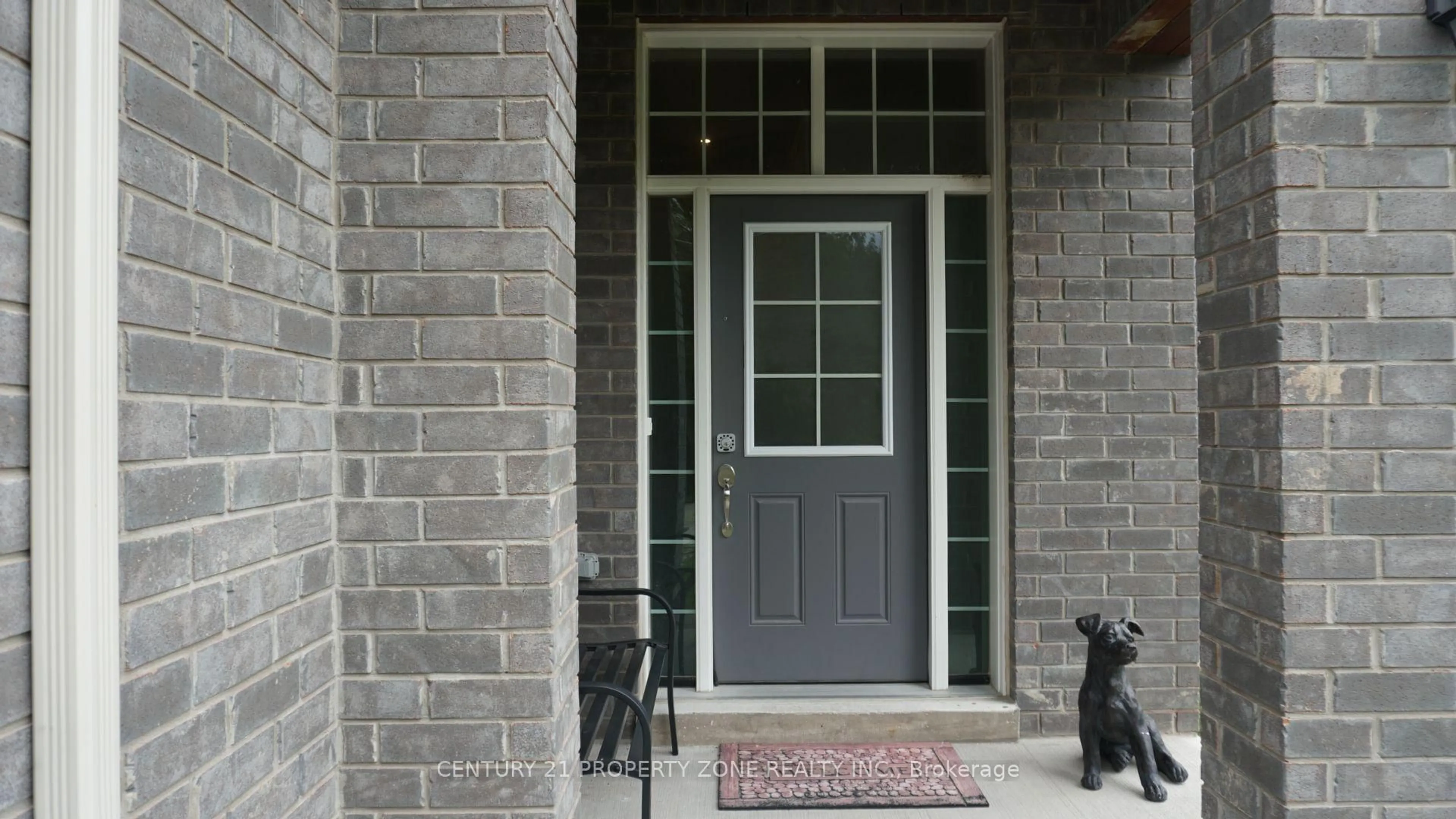 Indoor entryway for 227 Mowat St, Clearview Ontario L0M 1S0