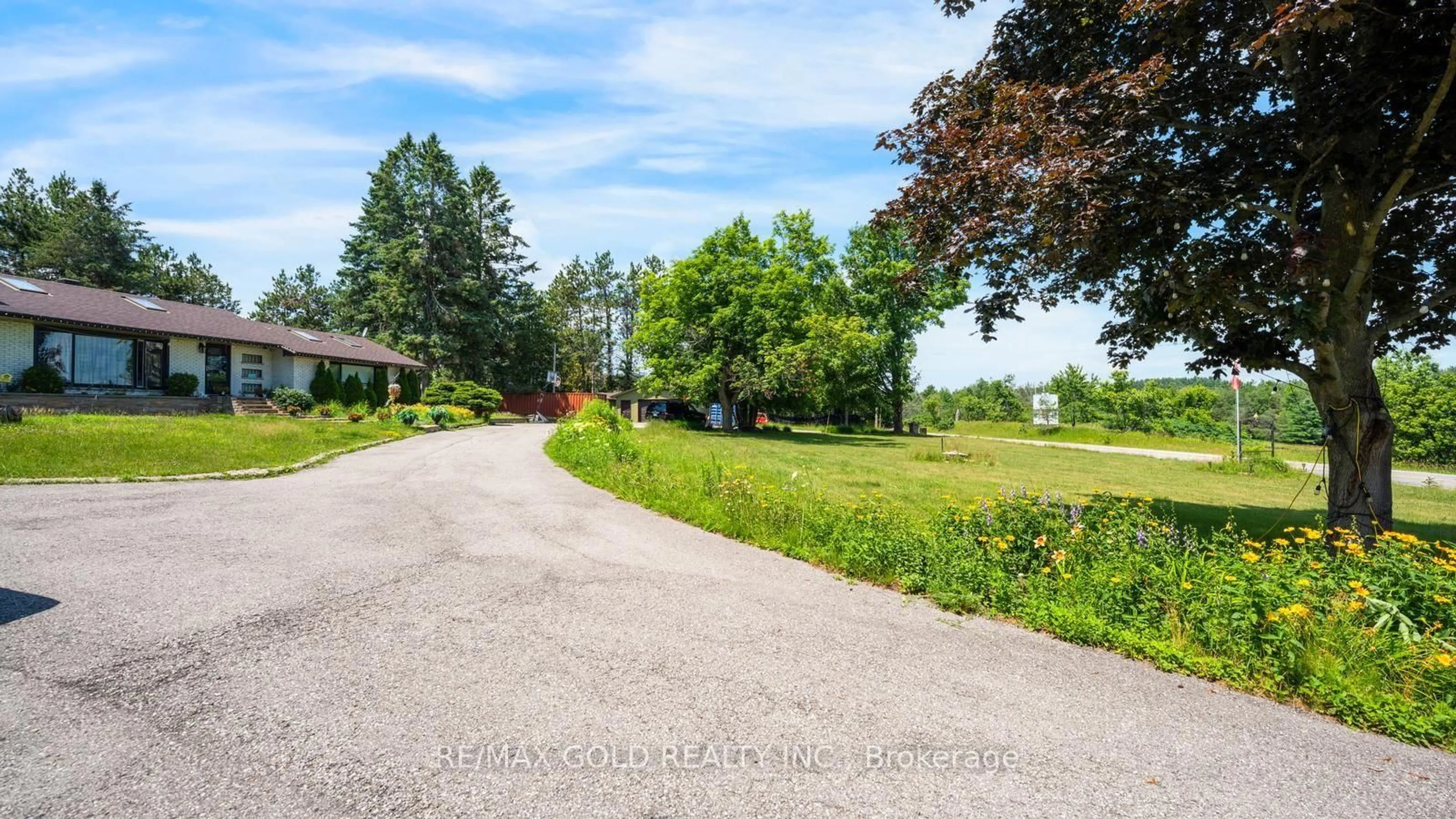 A pic from outside/outdoor area/front of a property/back of a property/a pic from drone, water/lake/river/ocean view for 4680 Penetanguishene Rd, Springwater Ontario L0L 1V0