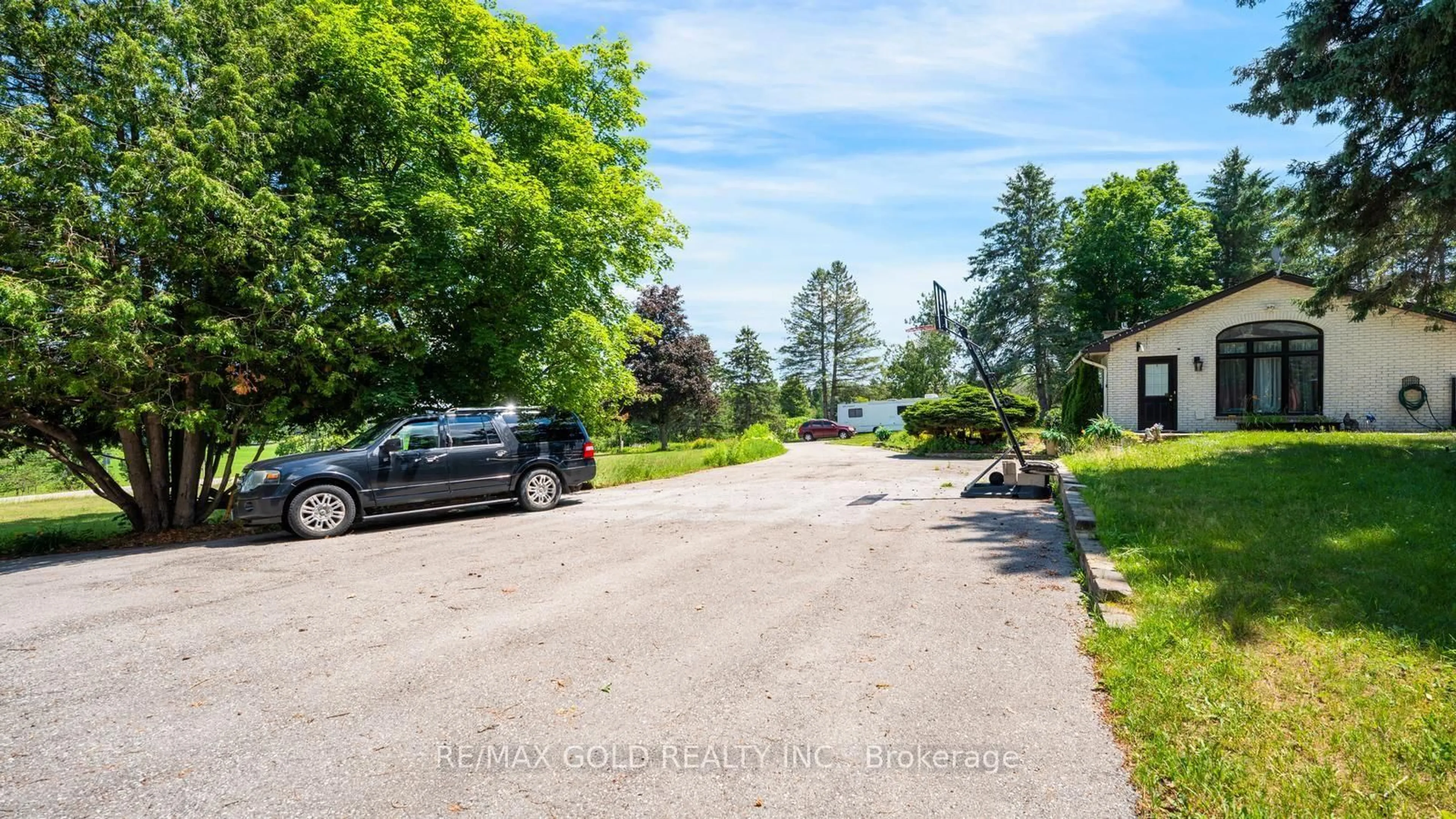 A pic from outside/outdoor area/front of a property/back of a property/a pic from drone, street for 4680 Penetanguishene Rd, Springwater Ontario L0L 1V0