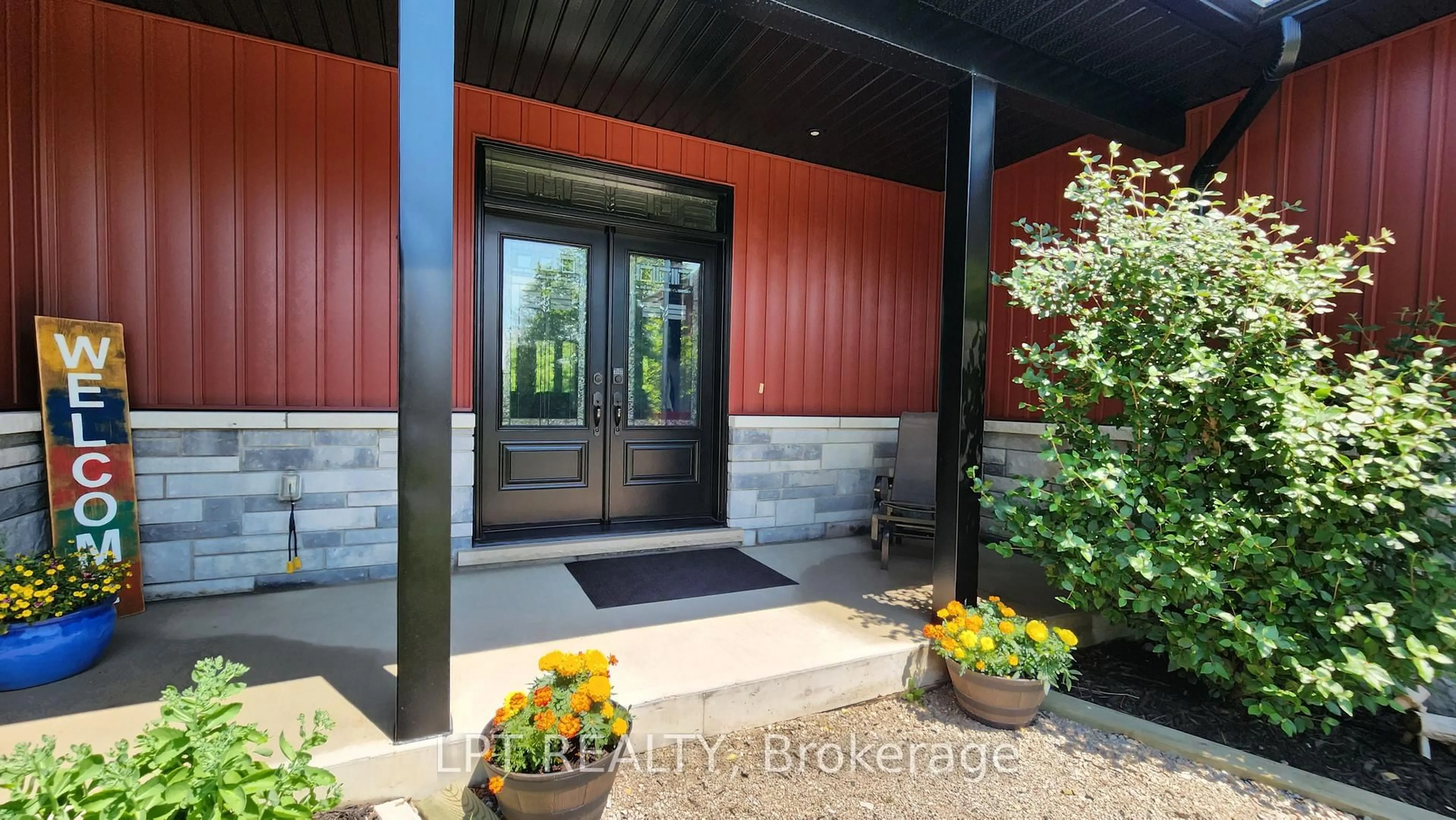 Indoor entryway for 3265 Vigo Rd, Springwater Ontario L0L 1P0