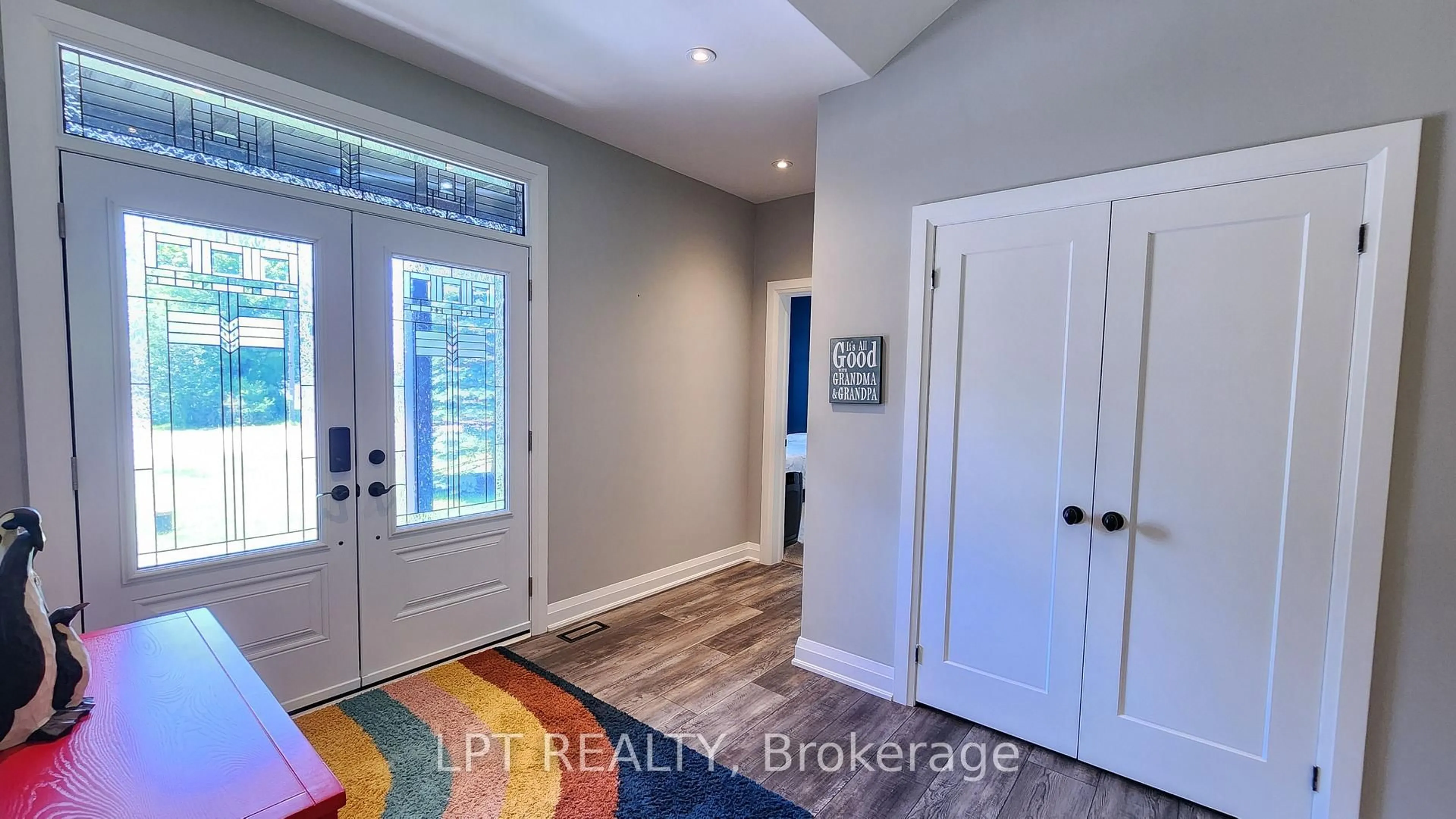 Indoor entryway for 3265 Vigo Rd, Springwater Ontario L0L 1P0