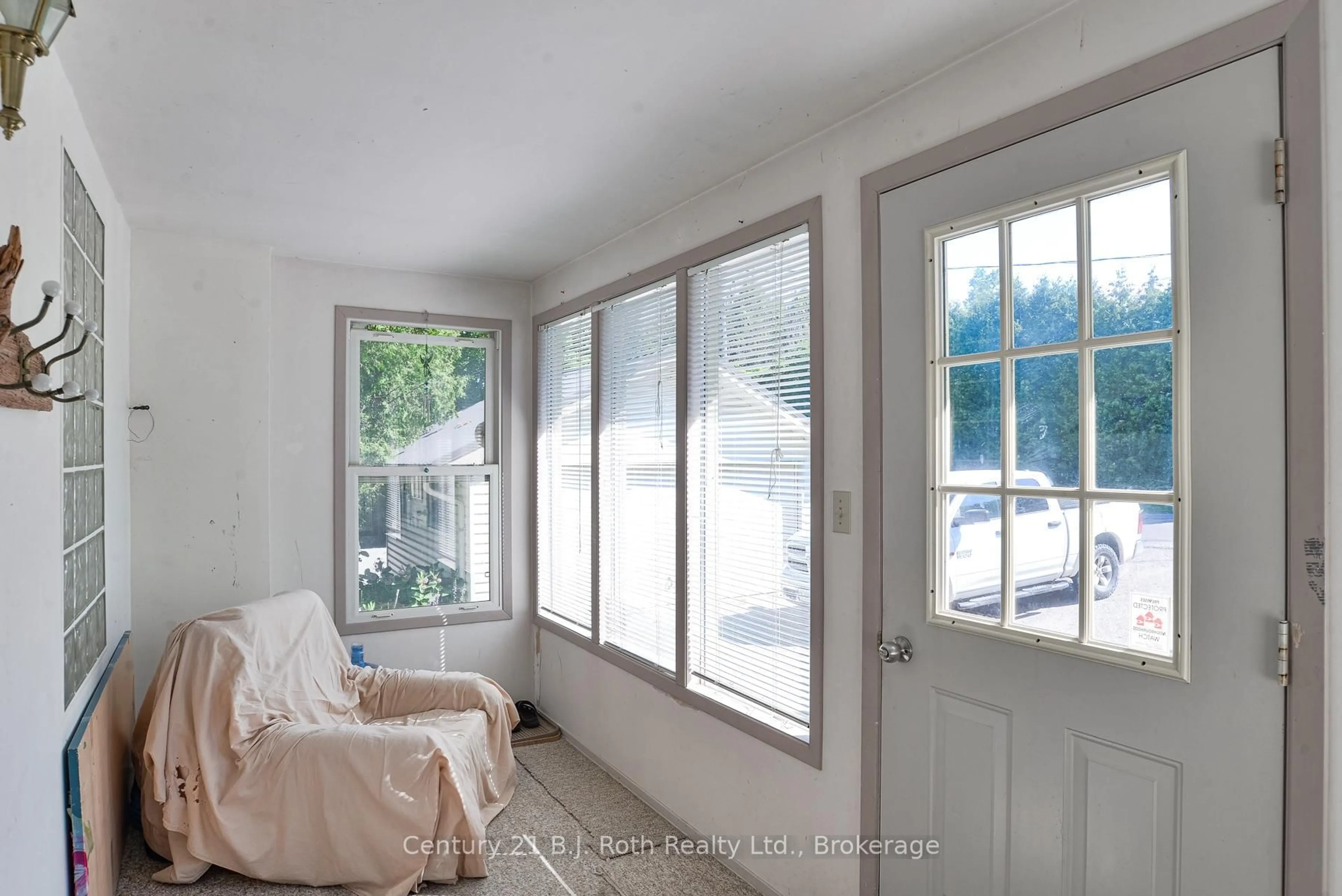 Indoor entryway for 4548 Orkney Hts, Ramara Ontario L3V 6H7