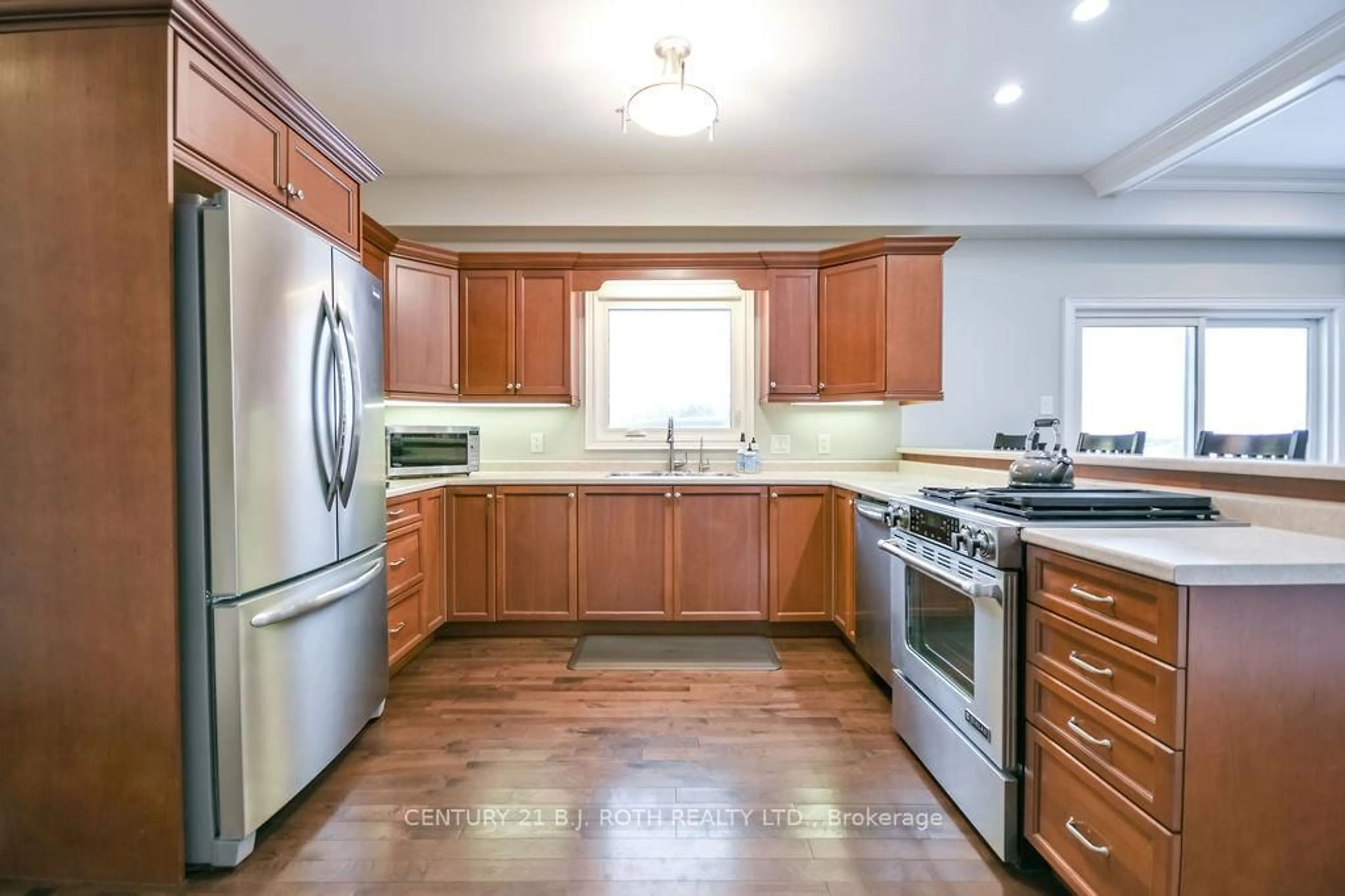 Open concept kitchen, unknown for 3 BRECHIN Cres, Oro-Medonte Ontario L0K 1N0