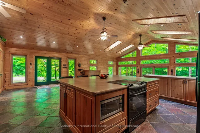 4 Amik Lane, Christian Island 30 5