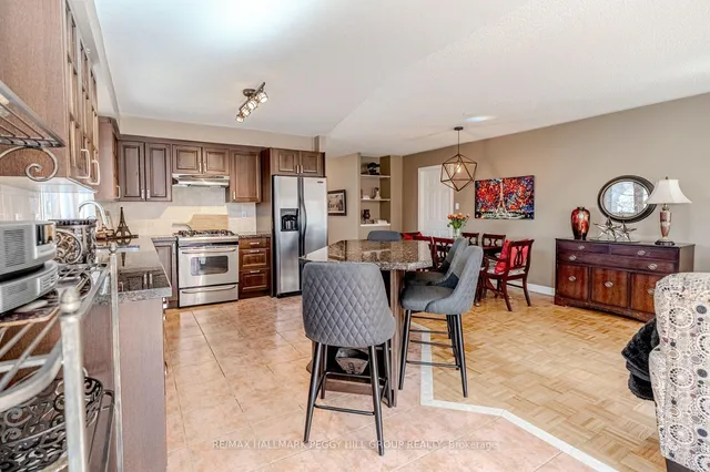 1 Valley View Crt, Barrie 4