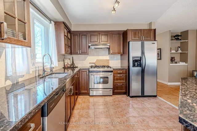 1 Valley View Crt, Barrie 5