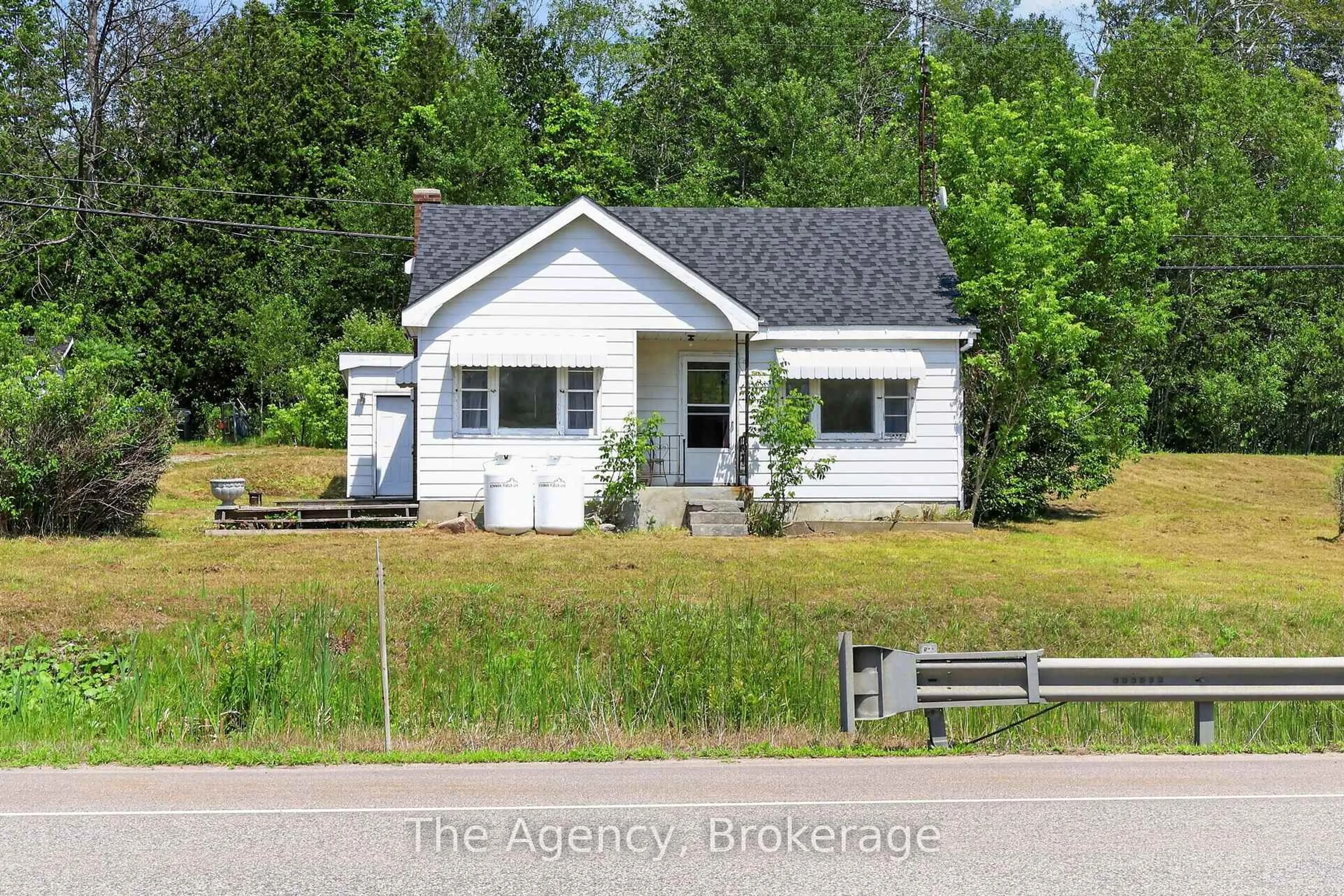 Unknown for 11401 Highway 12, Severn Ontario L0K 1E0