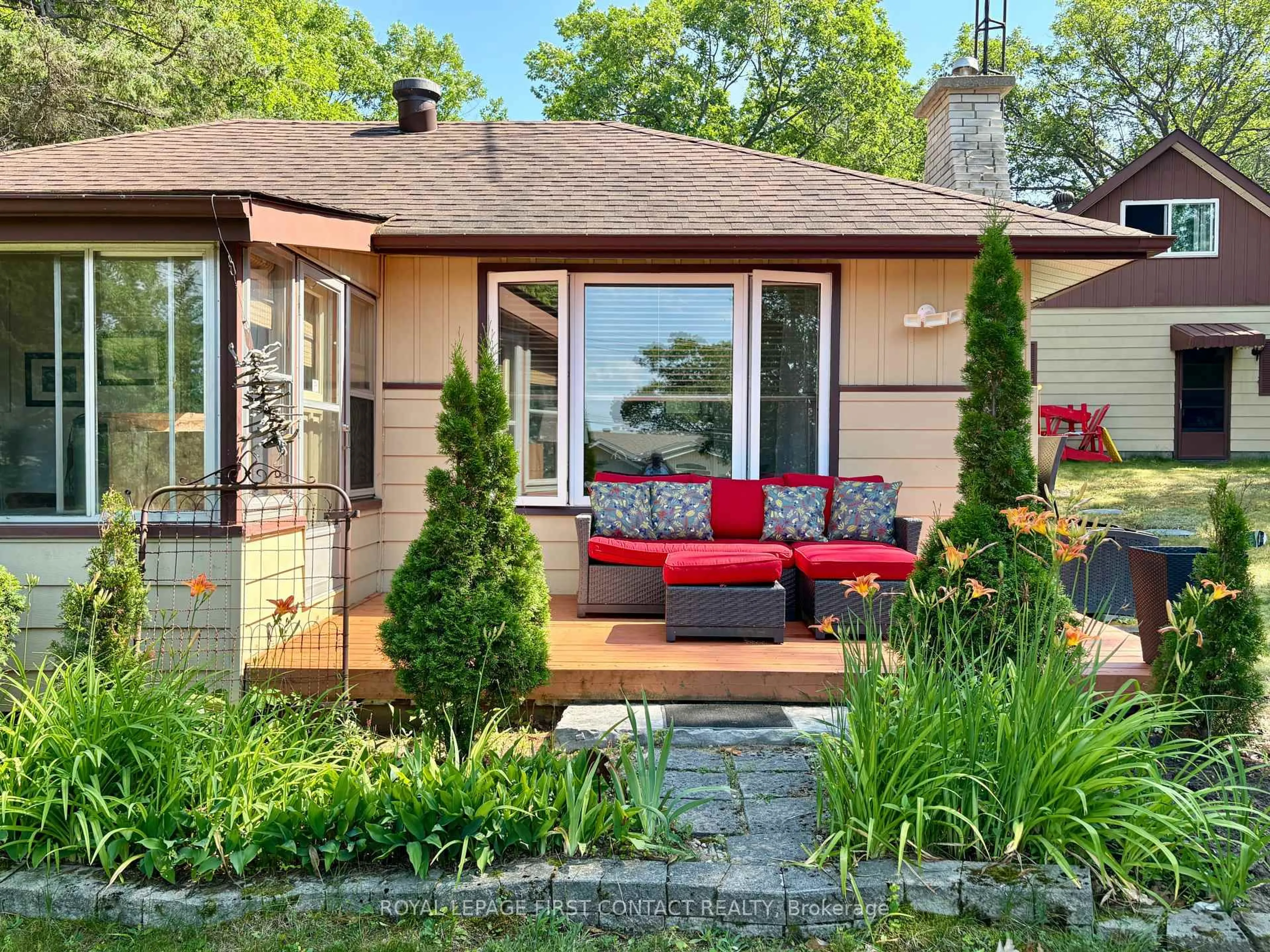 Patio, street for 1987 Champlain Rd, Tiny Ontario L9M 0B6