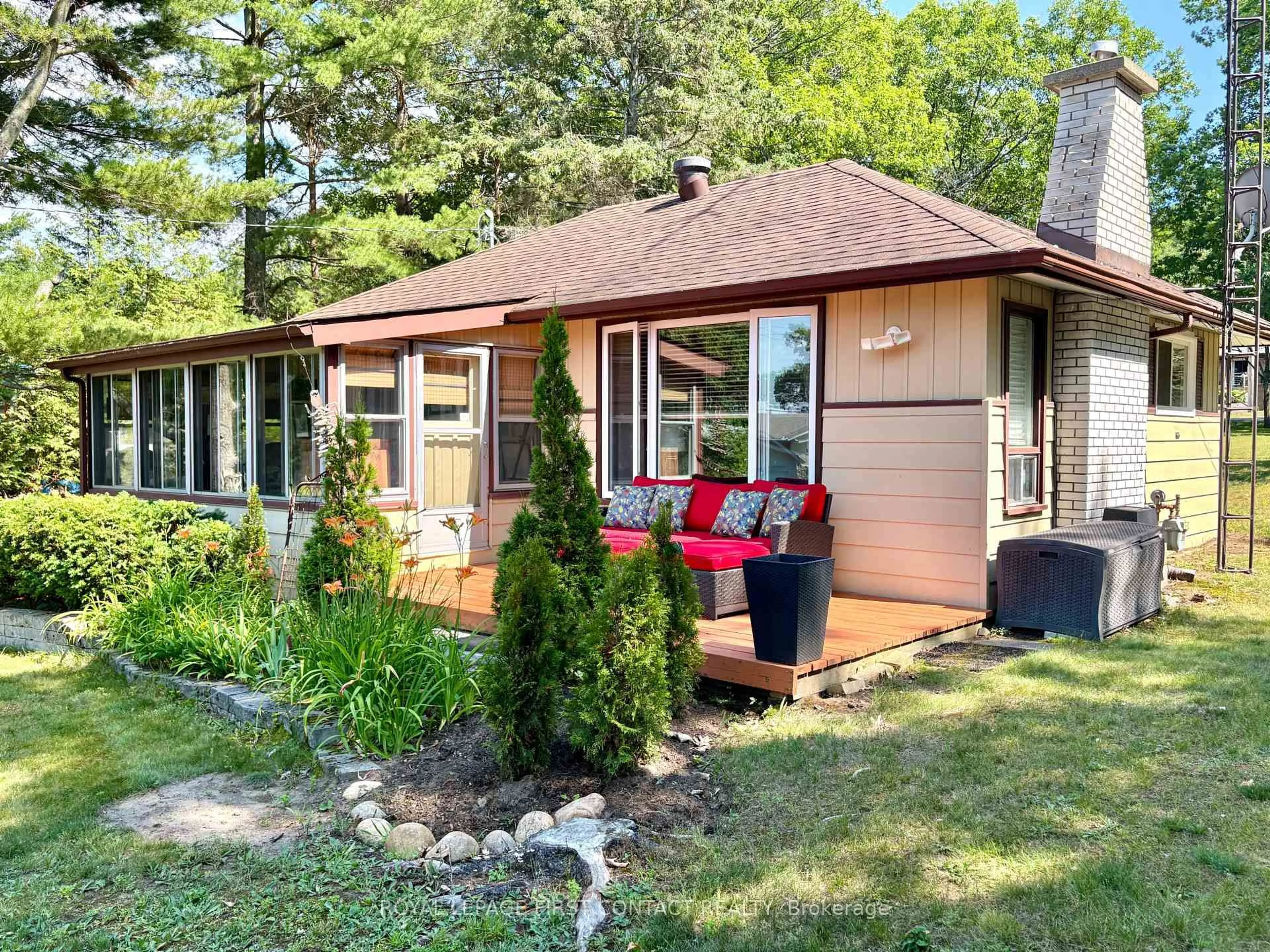 Patio, unknown for 1987 Champlain Rd, Tiny Ontario L9M 0B6