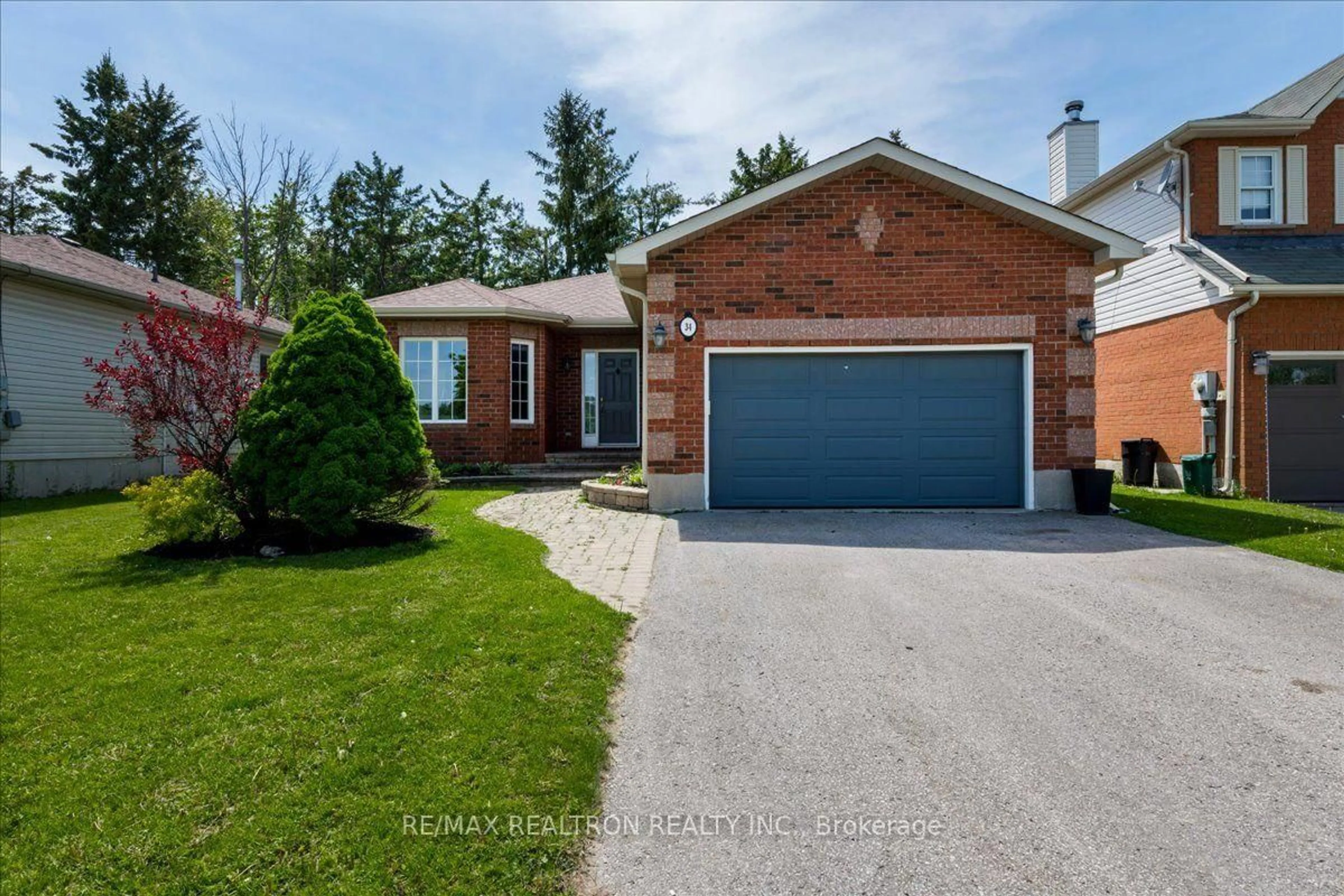 Home with brick exterior material, street for 34 O'Shaughnessy Cres, Barrie Ontario L4N 7L8