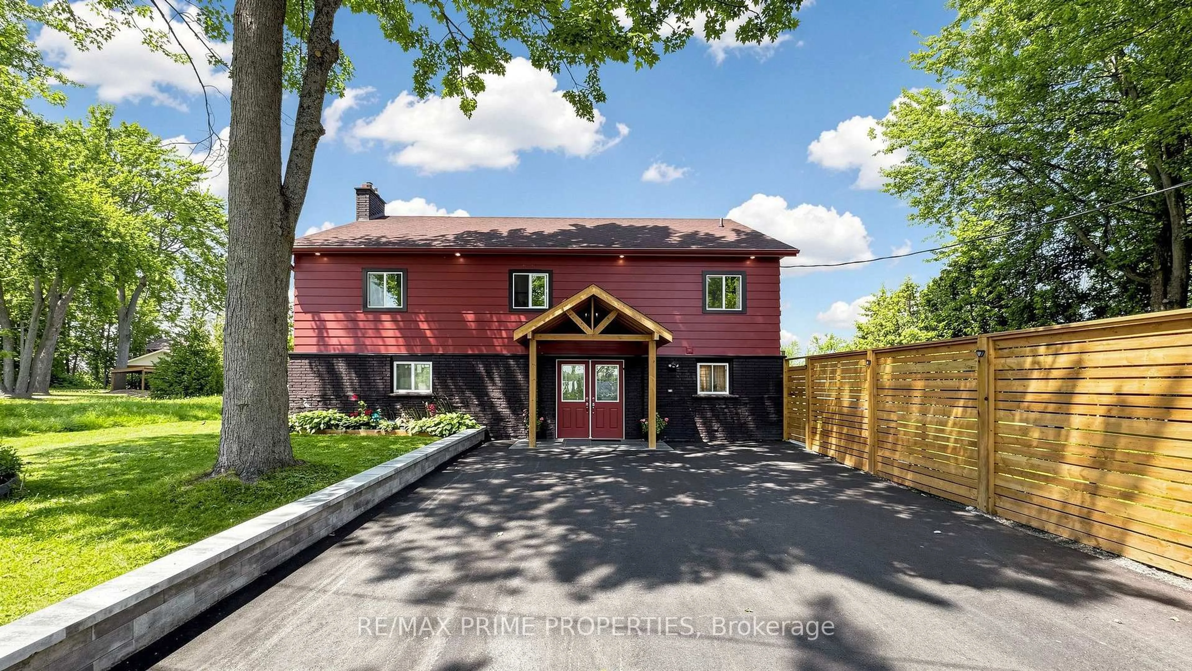 A pic from outside/outdoor area/front of a property/back of a property/a pic from drone, unknown for 4298 Plum Point Rd, Ramara Ontario L3V 0P8
