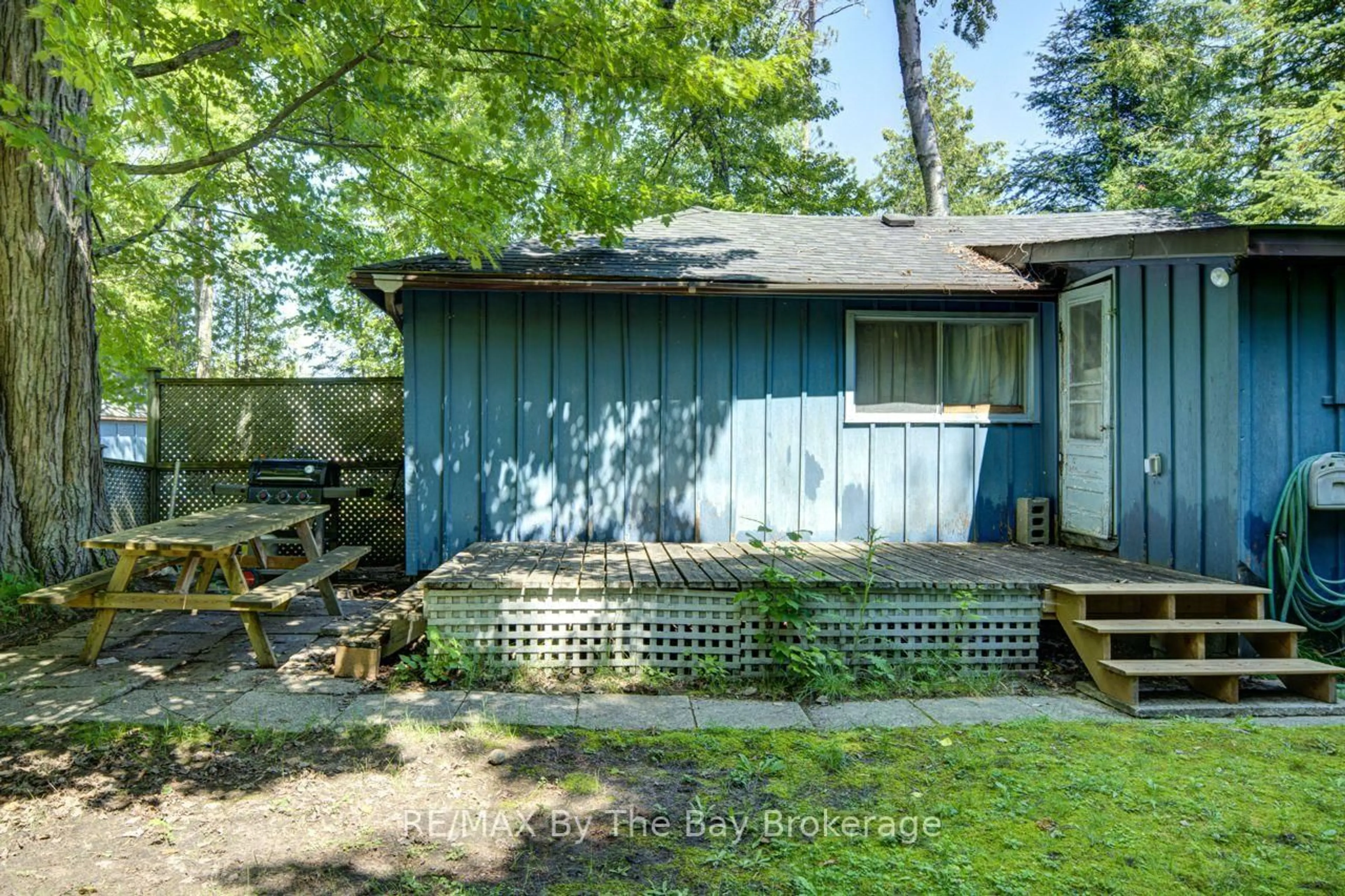 Shed for 1713 Shore Lane, Wasaga Beach Ontario L9Z 1V7