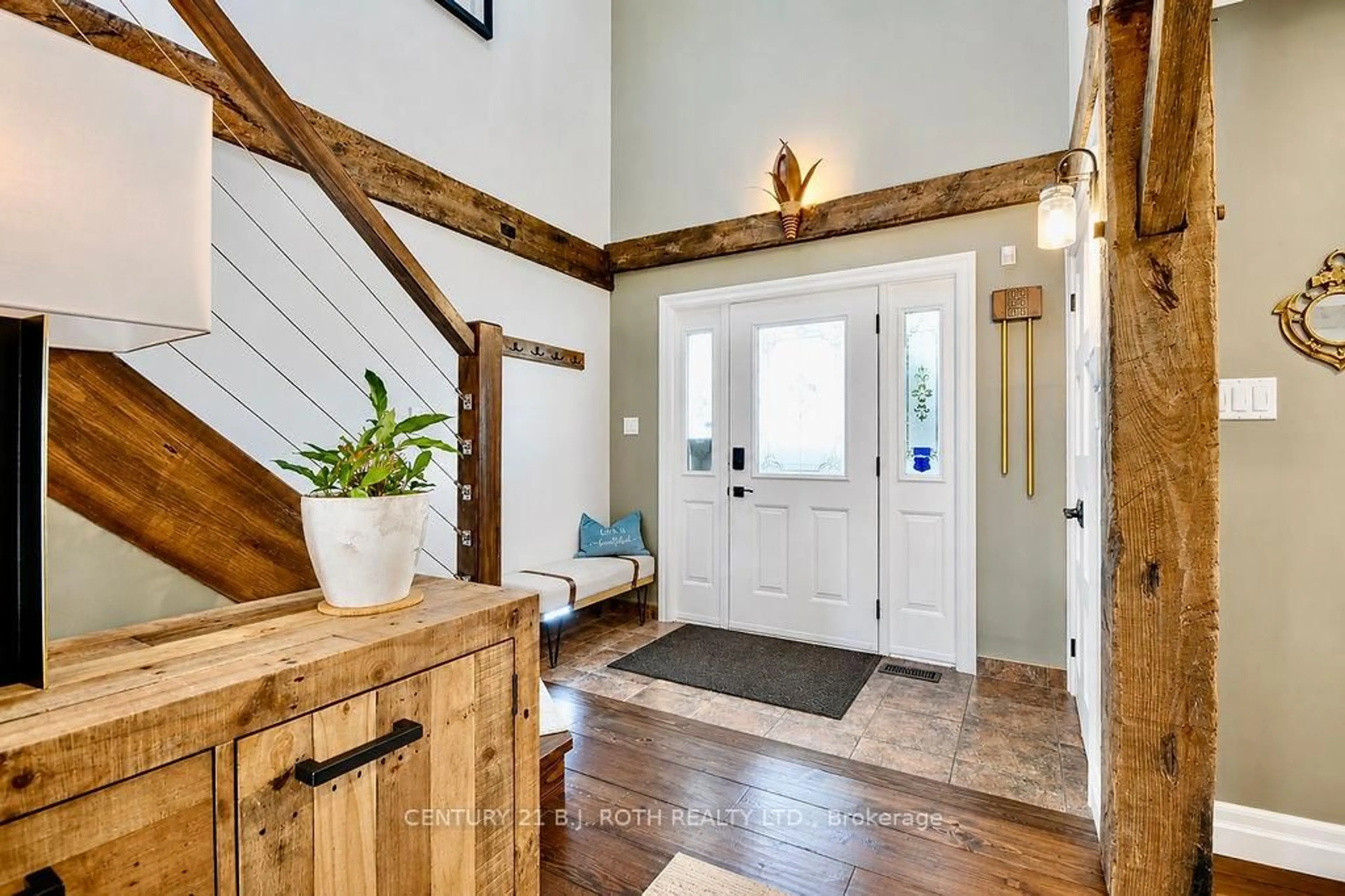 Indoor entryway for 40 South Island Tr, Ramara Ontario L0K 1B0