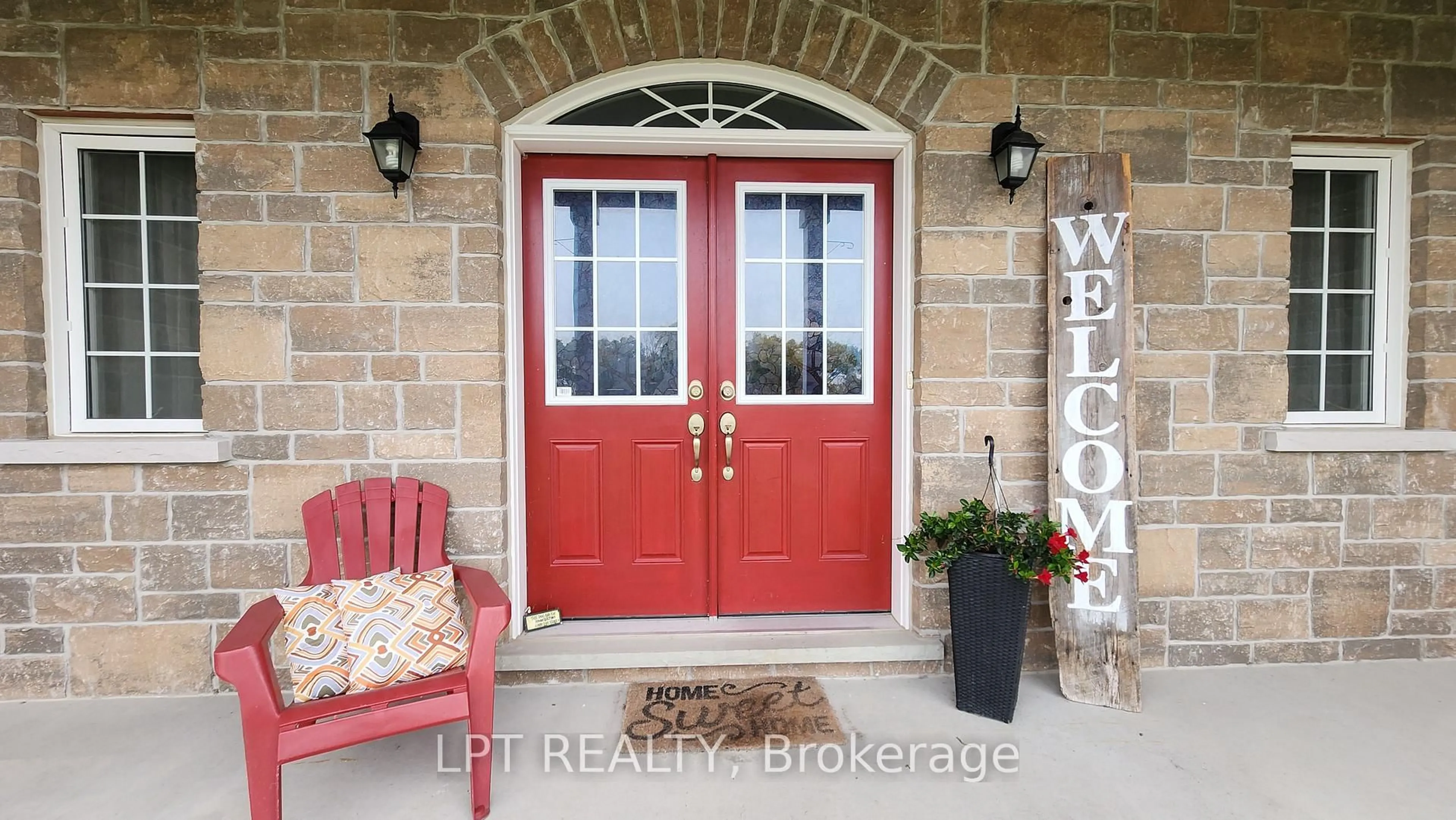 Indoor entryway for 12 Plowright Rd, Springwater Ontario L9X 0A3