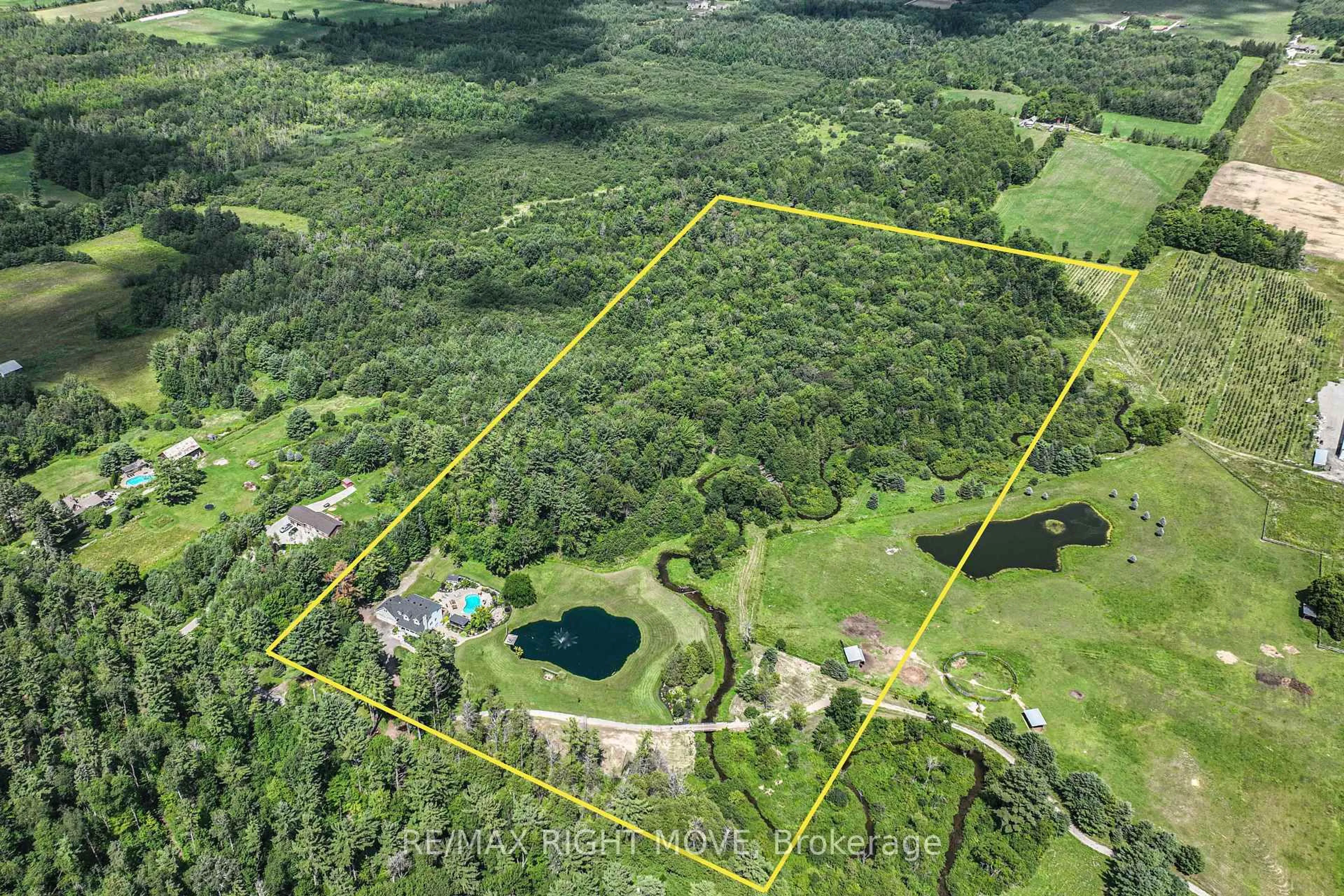 A pic from outside/outdoor area/front of a property/back of a property/a pic from drone, forest/trees view for 3625 Fairgrounds Rd, Severn Ontario L3V 0Y2