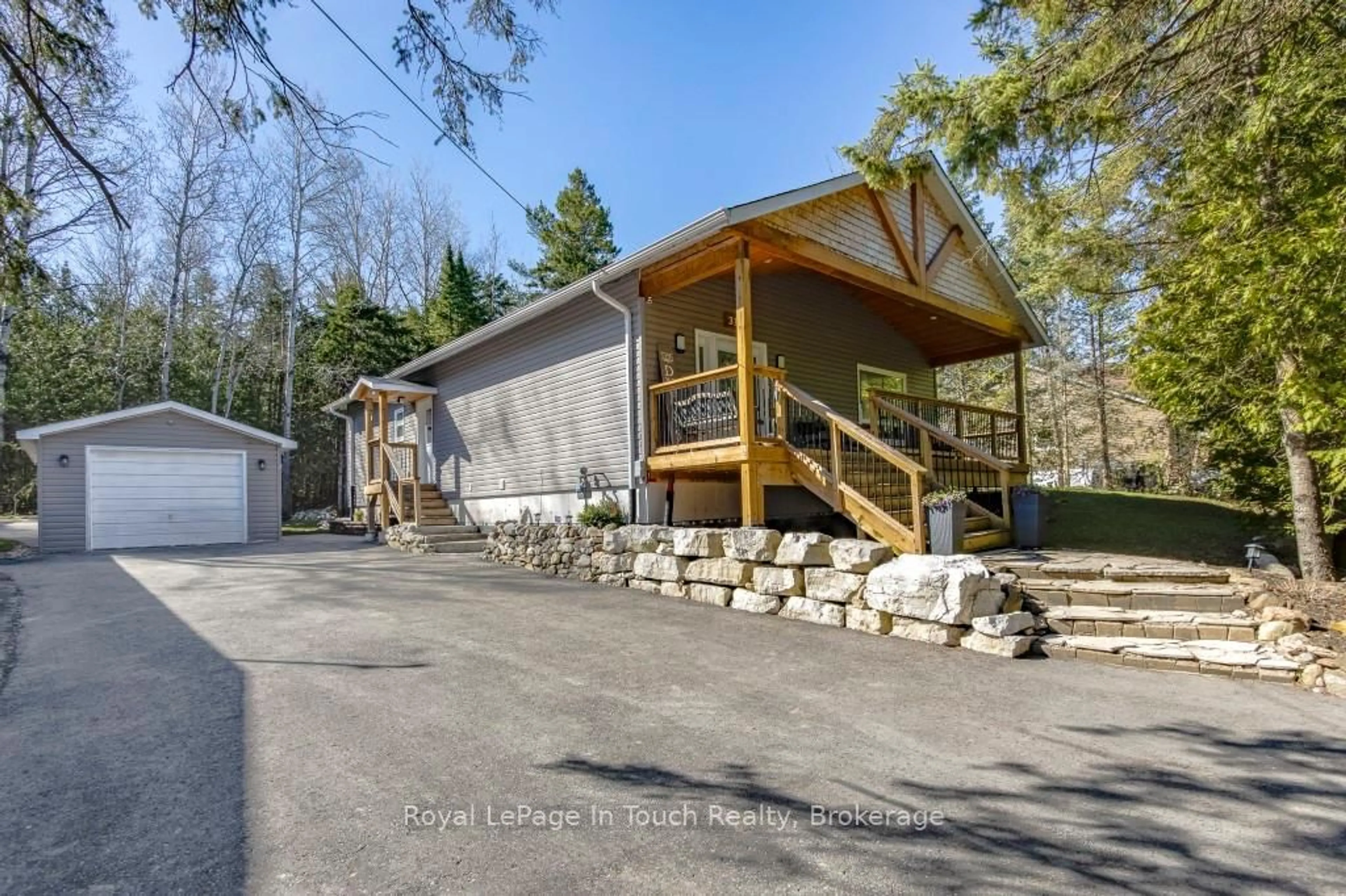 Unknown for 31 Earldom Blvd, Tay Ontario L0K 1R0