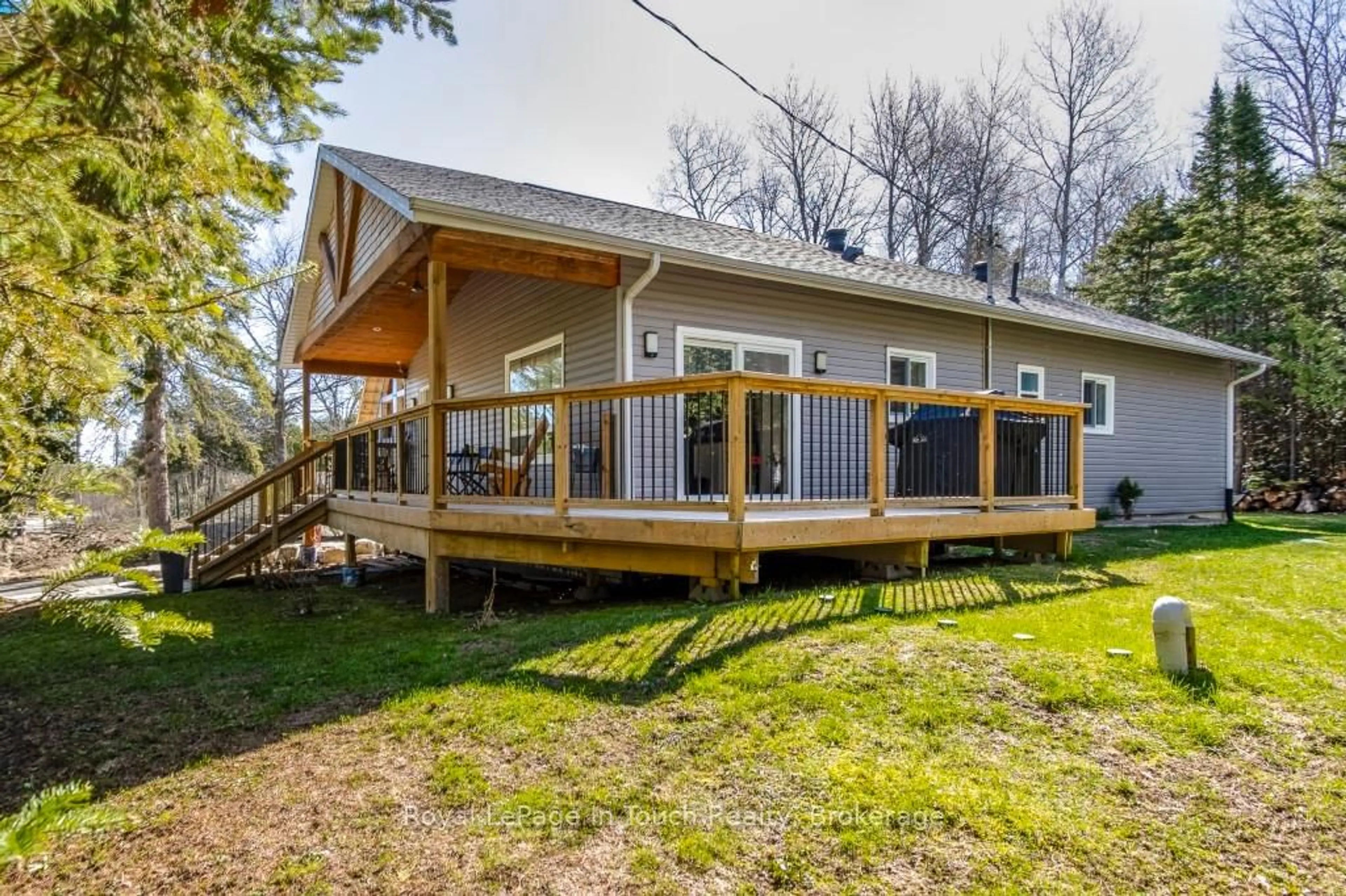 Patio, water/lake/river/ocean view for 31 Earldom Blvd, Tay Ontario L0K 1R0