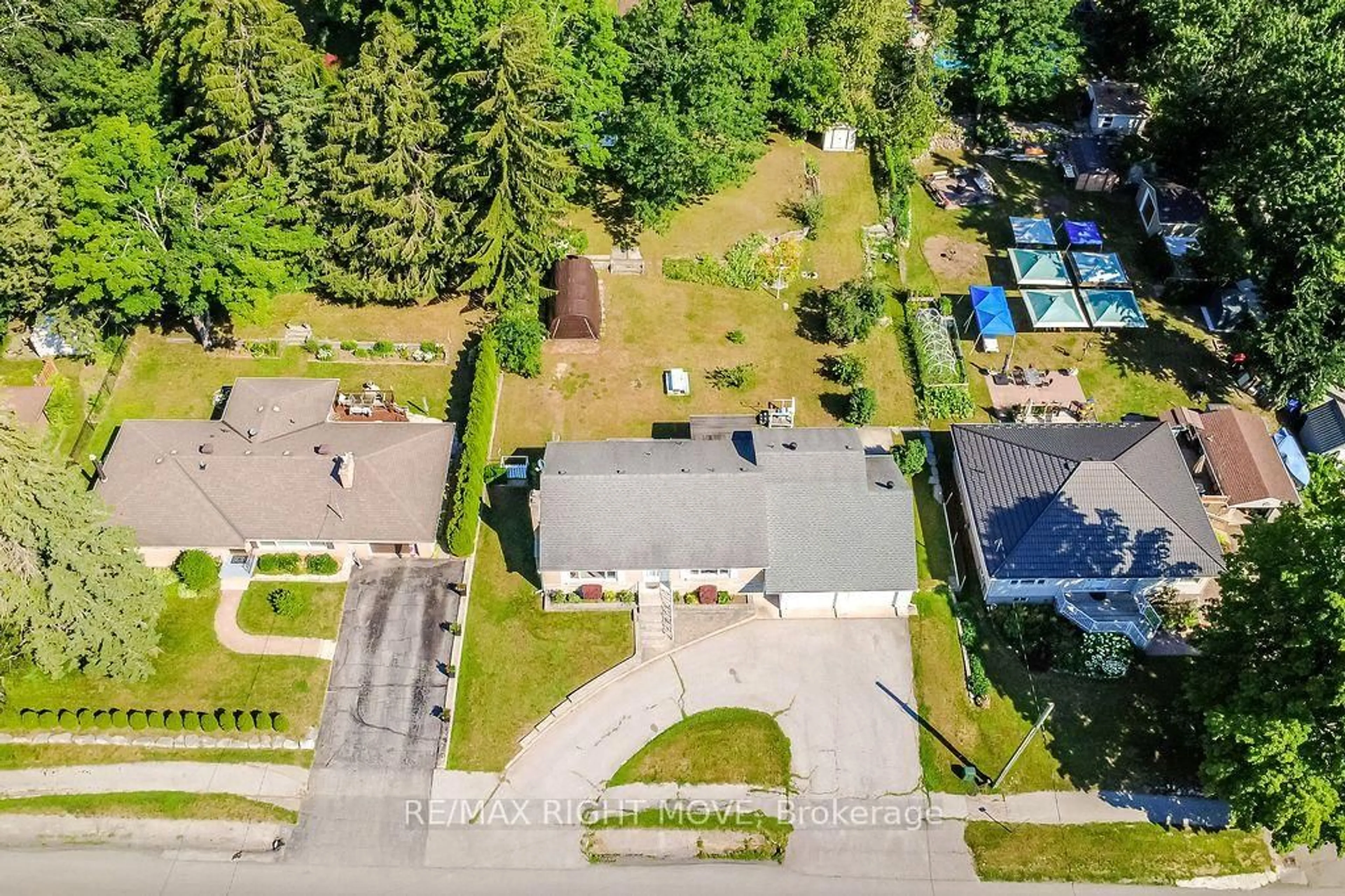 A pic from outside/outdoor area/front of a property/back of a property/a pic from drone, street for 94 Fittons Rd, Orillia Ontario L3V 2J5