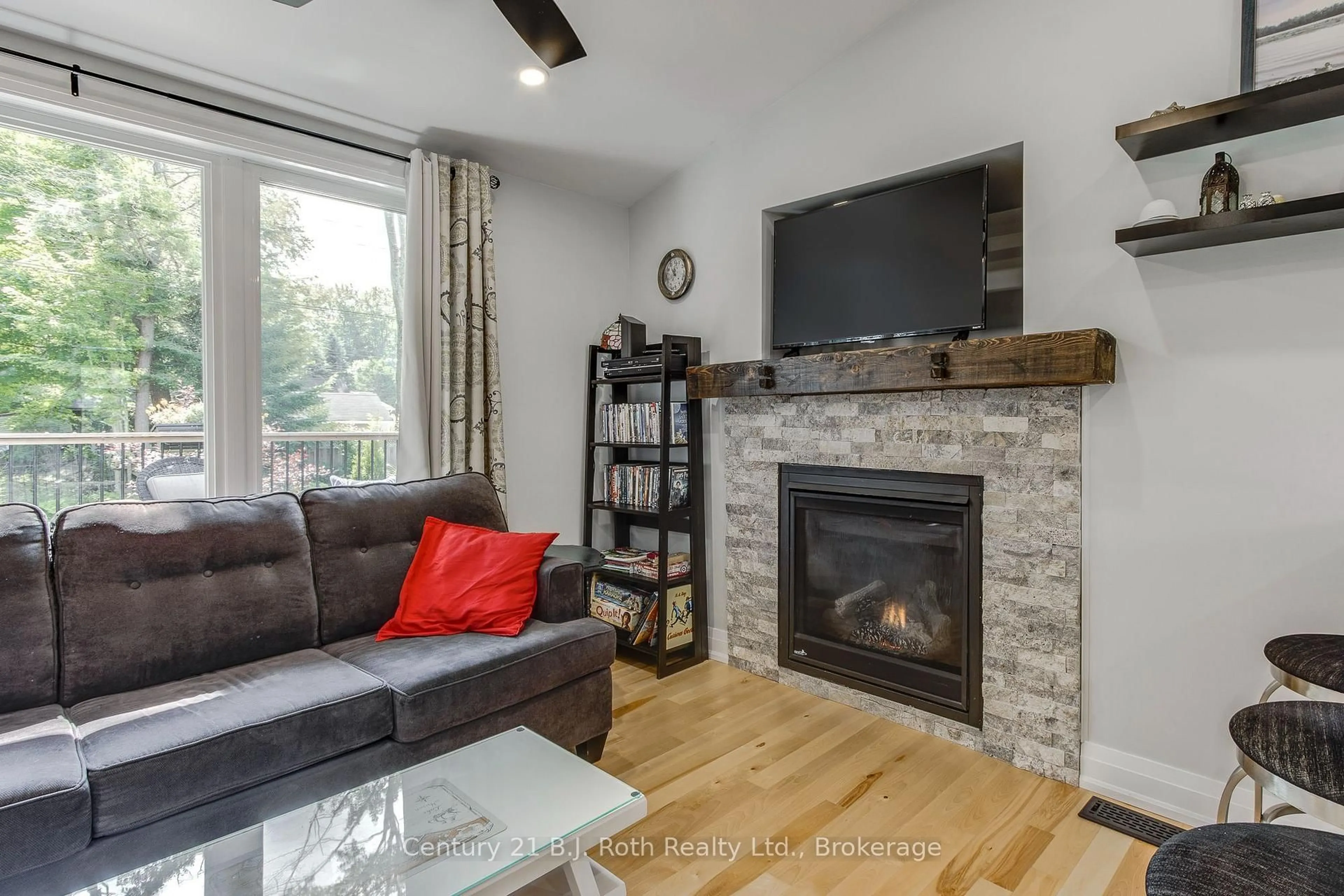 Living room with furniture, wood/laminate floor for 8 Arbor Rd, Tiny Ontario L0L 2J0